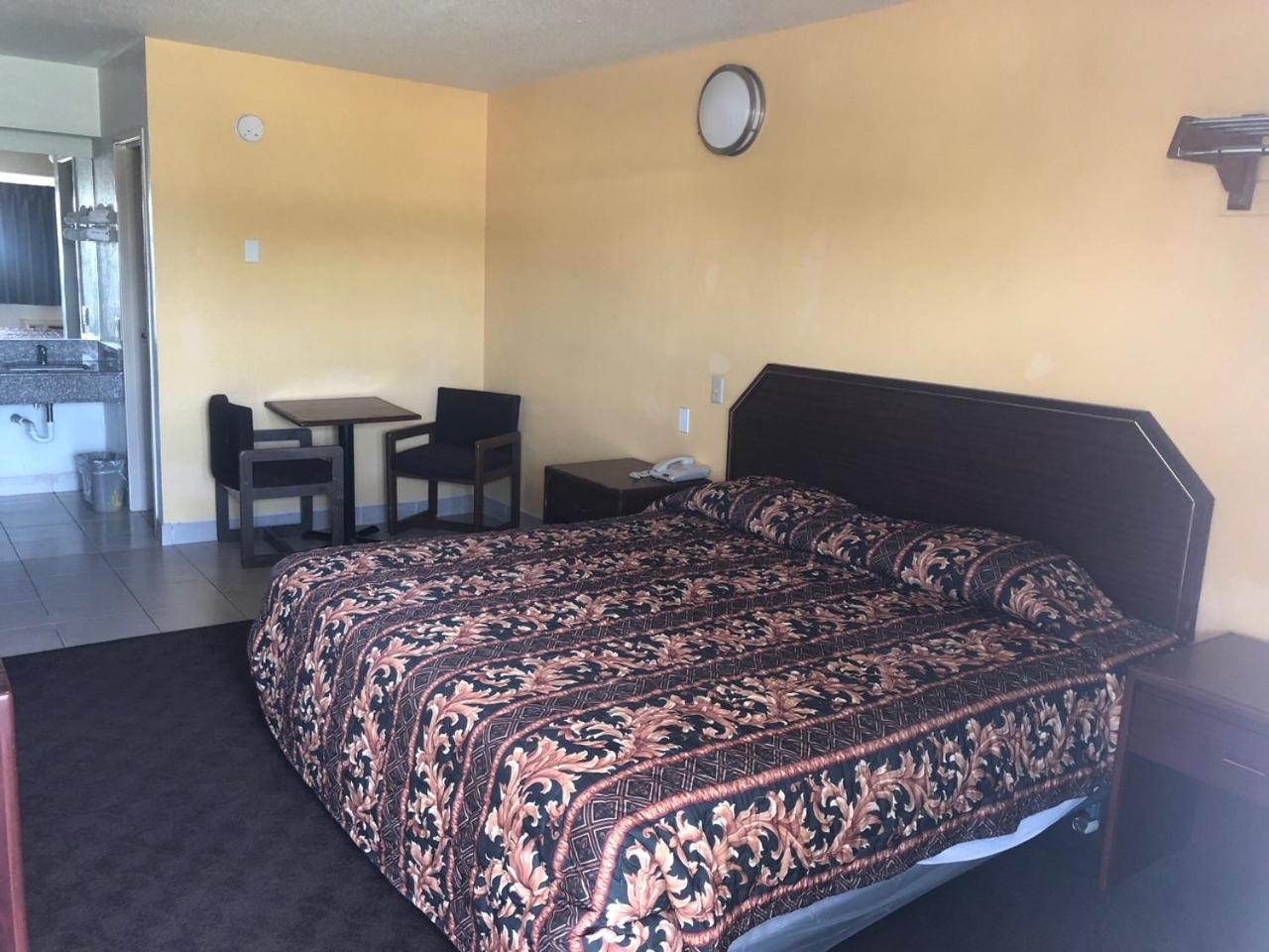 Lone Star Inn