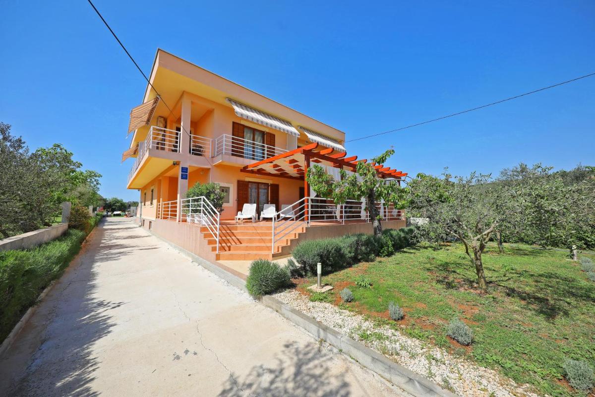 Apartments Villa Mareta view 2
