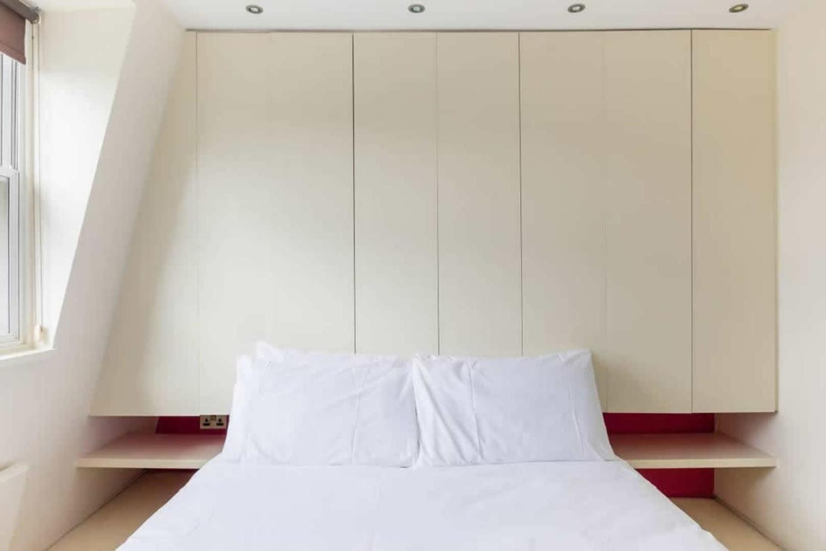 Comfortable Aircon Apartment Earls Court