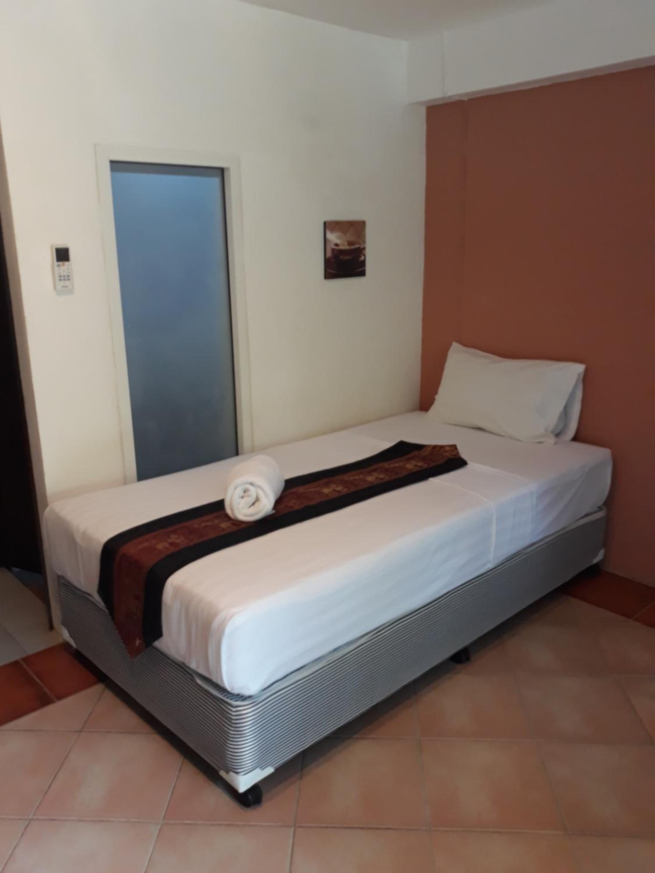 PorterHouse Beach Hotel