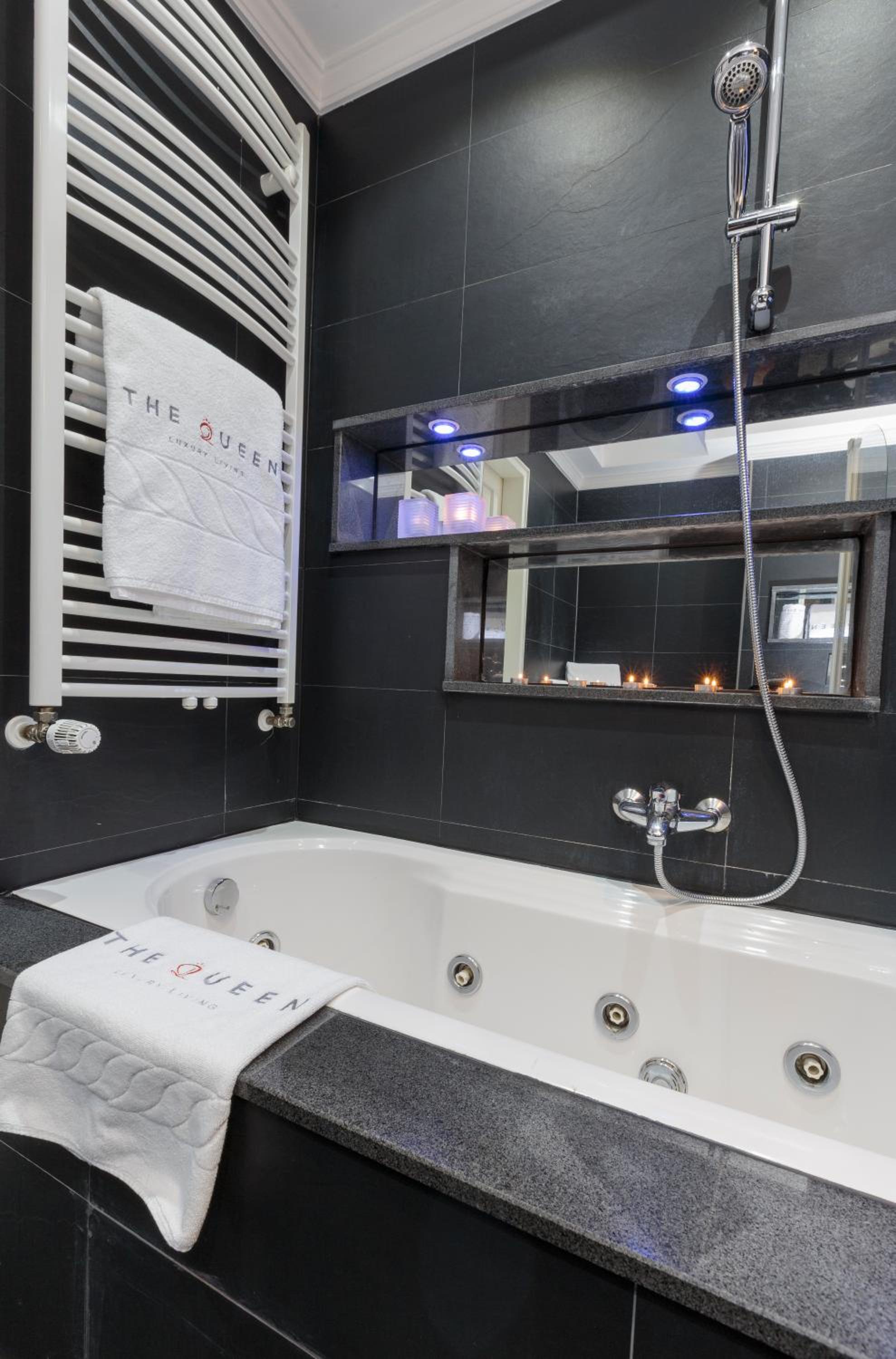 The Queen Luxury Apartments - Villa Giada