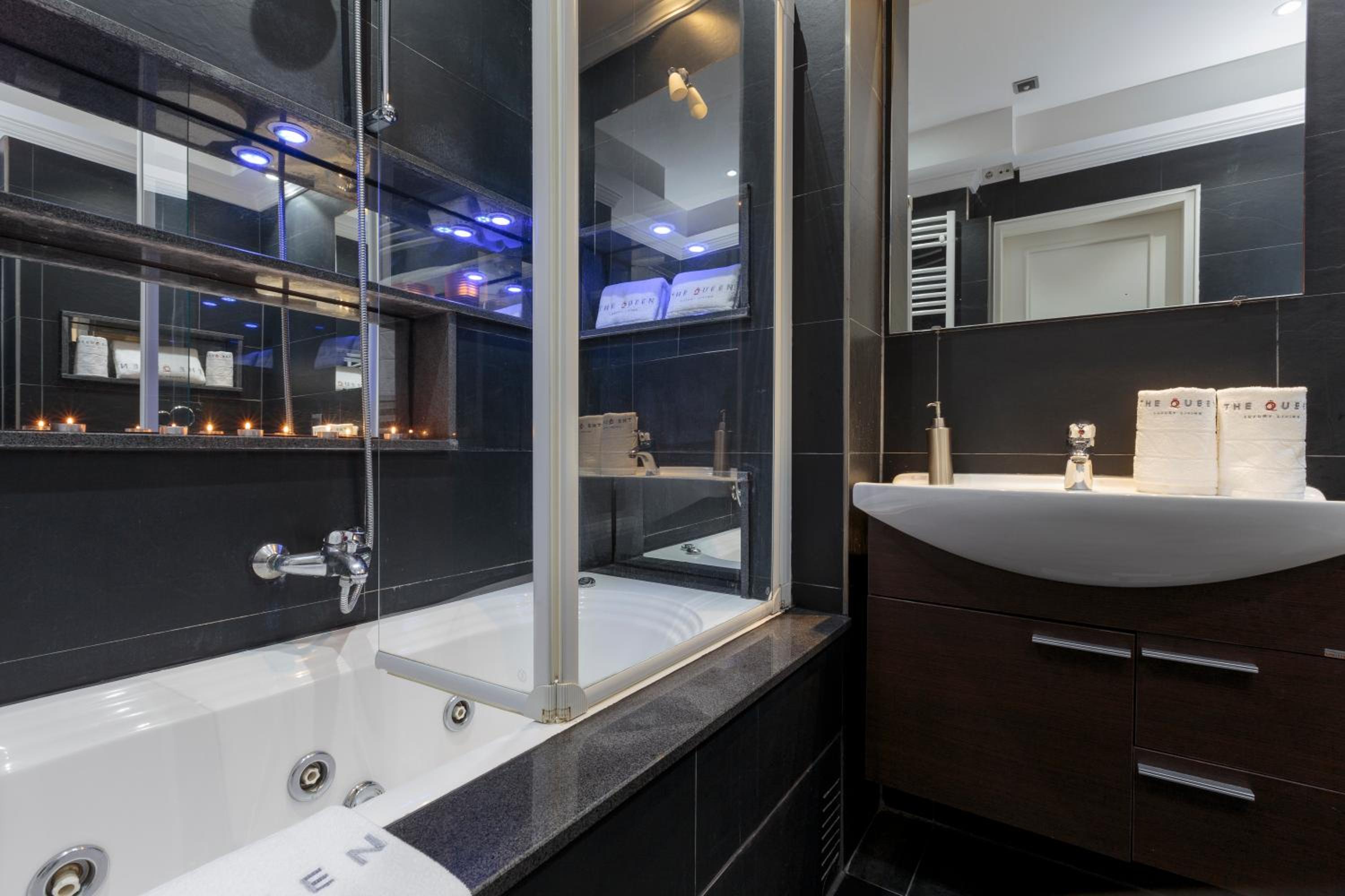 The Queen Luxury Apartments - Villa Giada