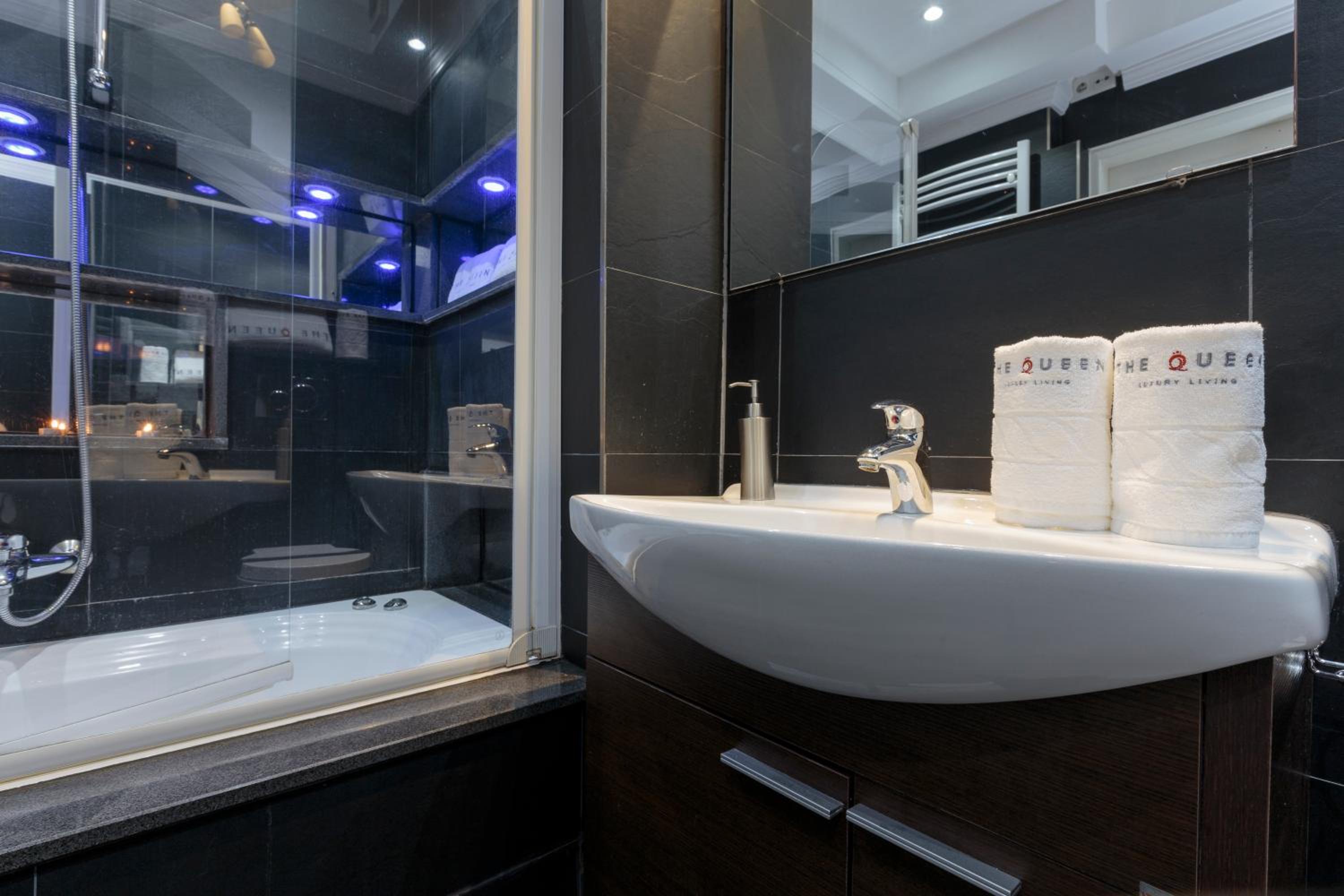 The Queen Luxury Apartments - Villa Giada