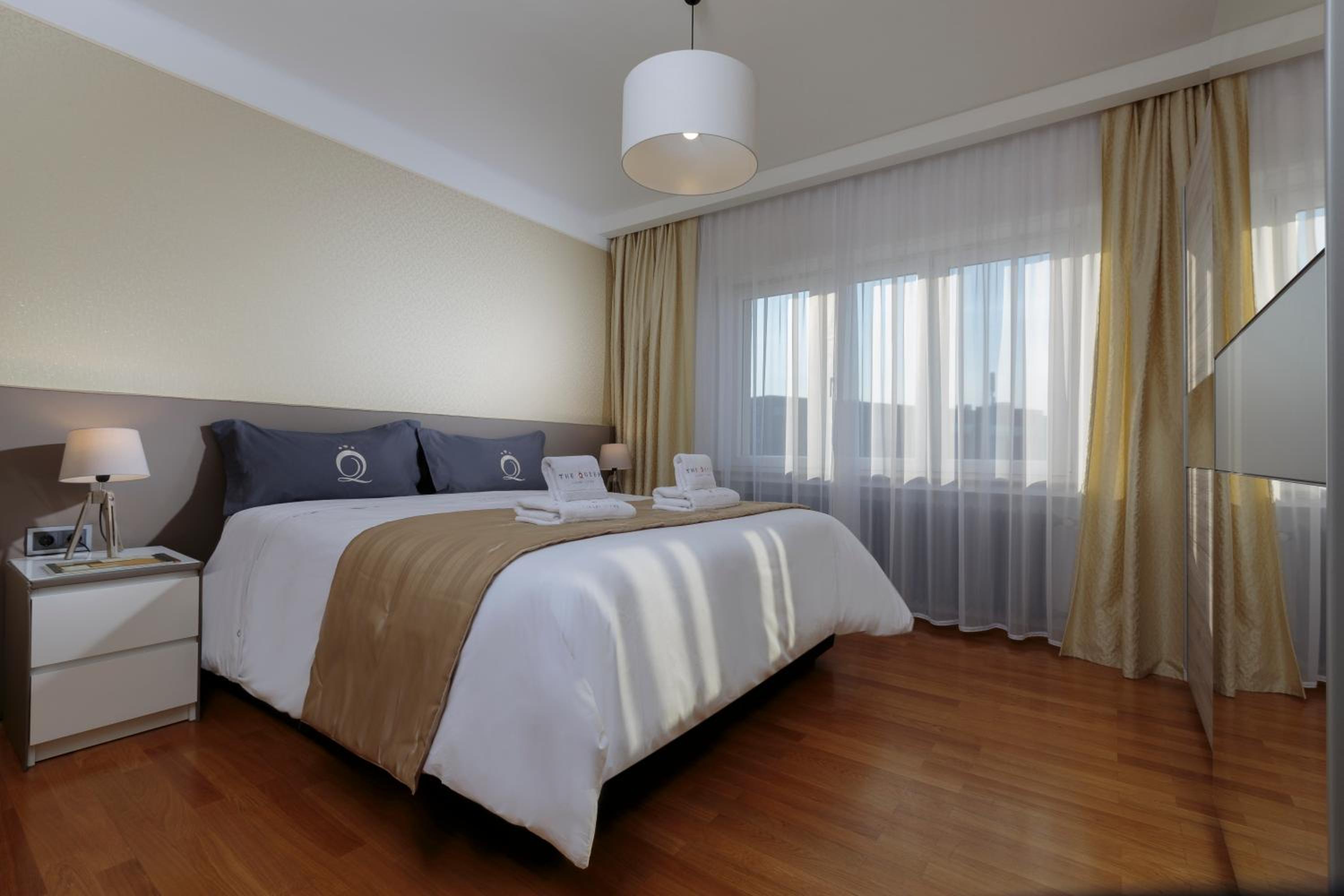 The Queen Luxury Apartments - Villa Giada