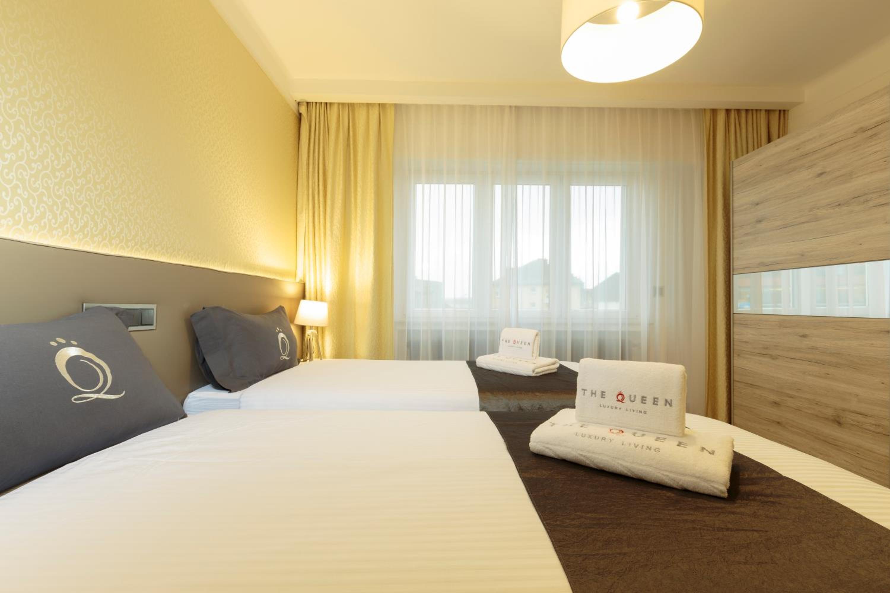 The Queen Luxury Apartments - Villa Giada