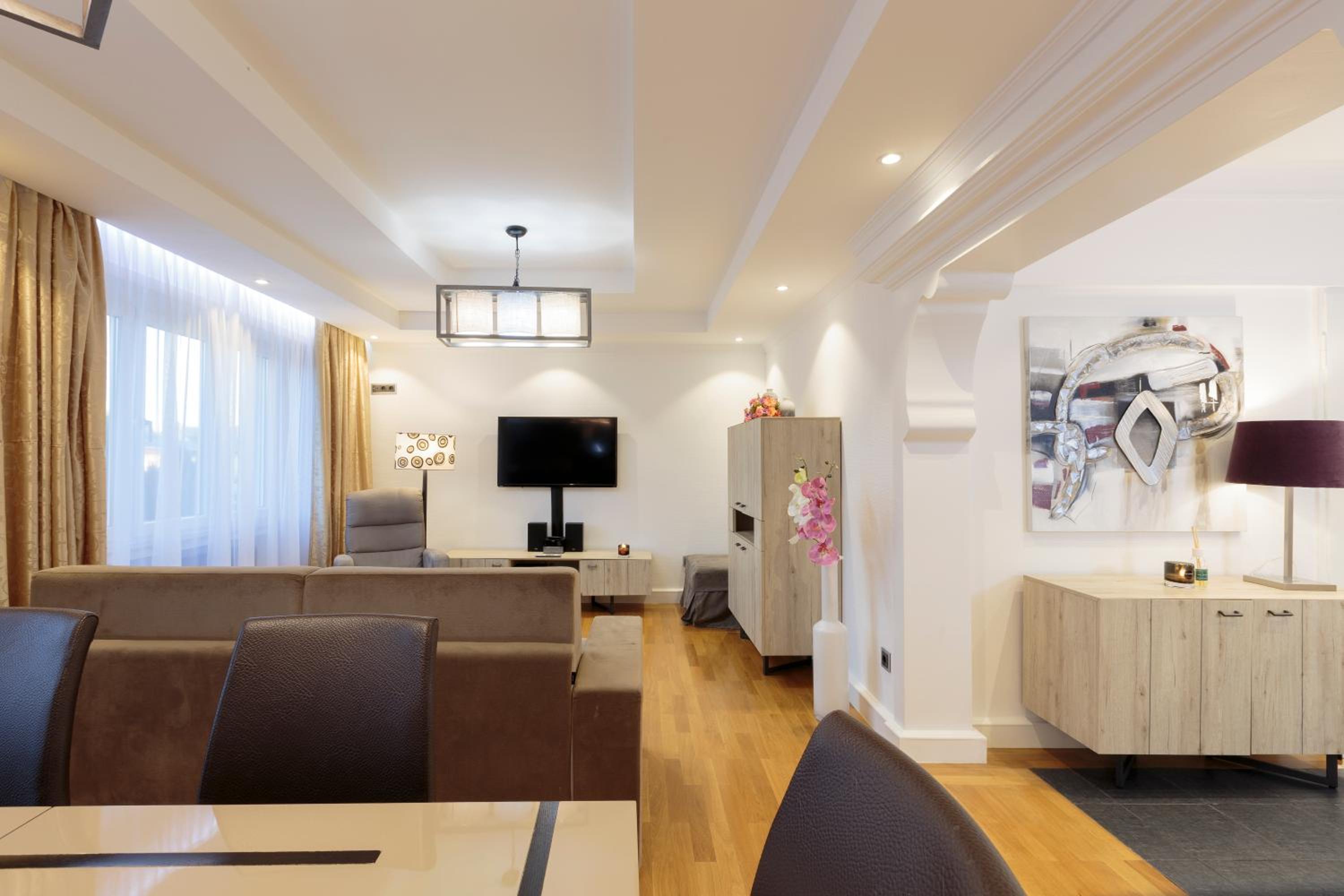 The Queen Luxury Apartments - Villa Giada