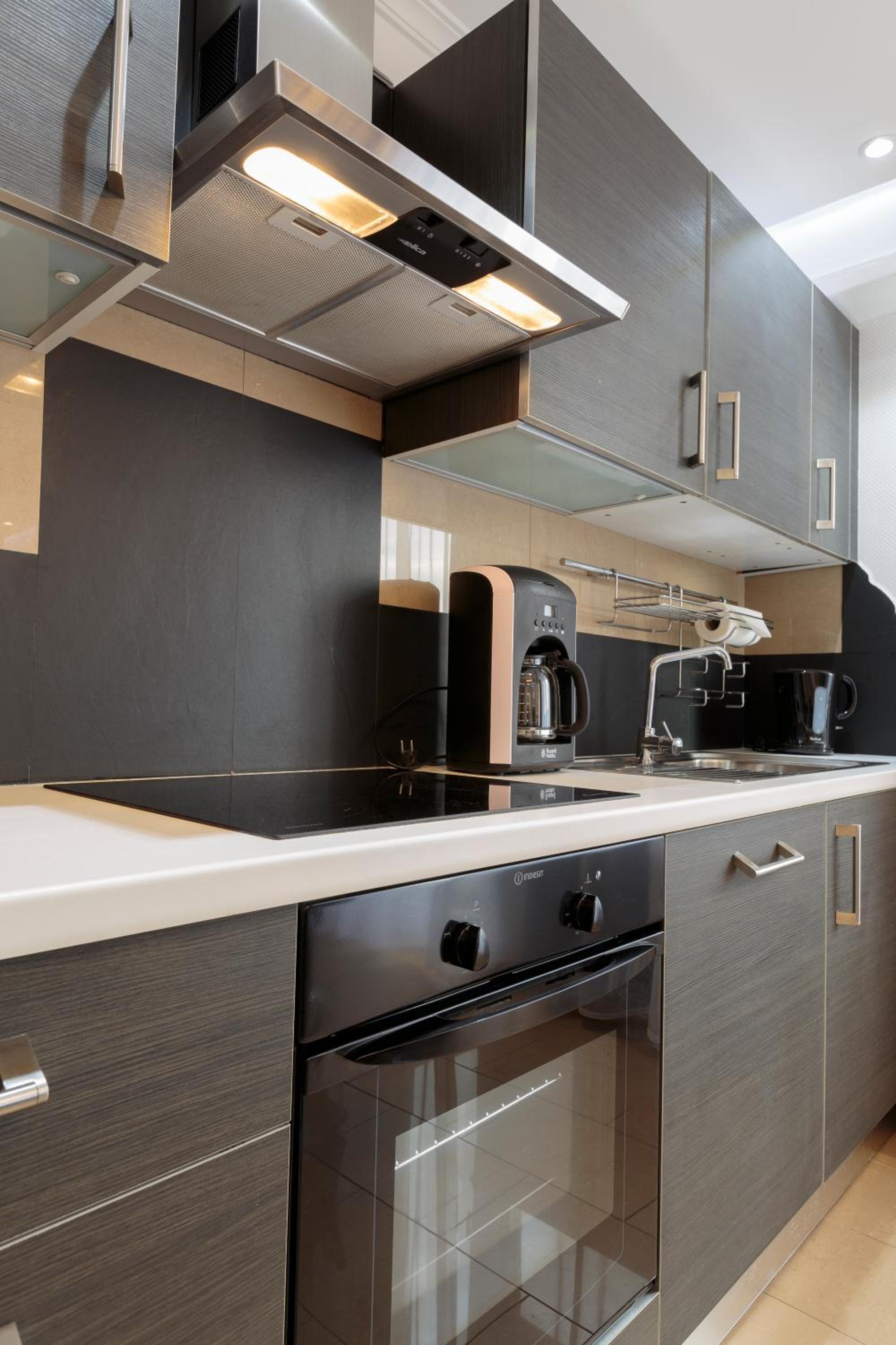 The Queen Luxury Apartments - Villa Giada