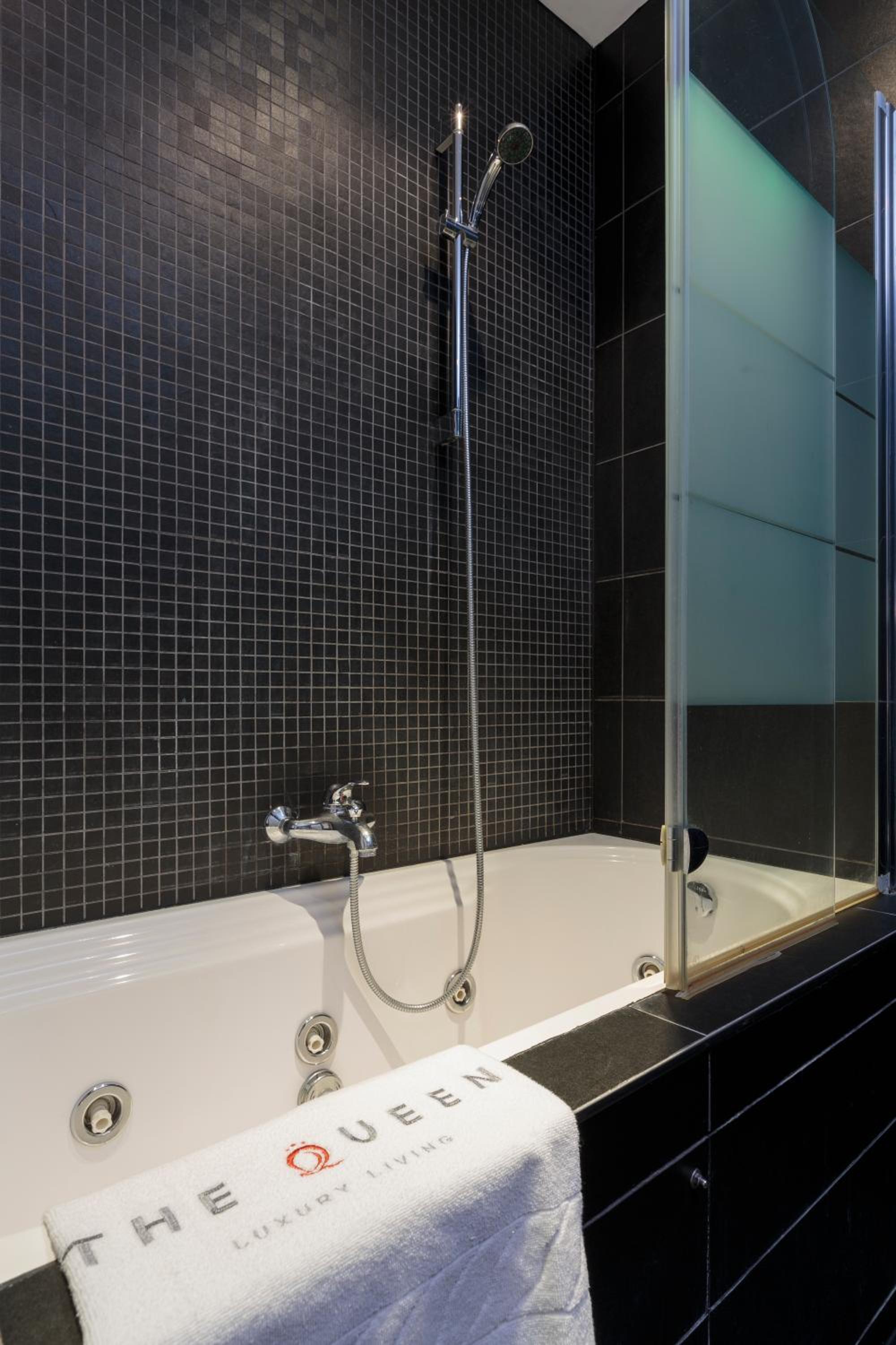 The Queen Luxury Apartments - Villa Giada