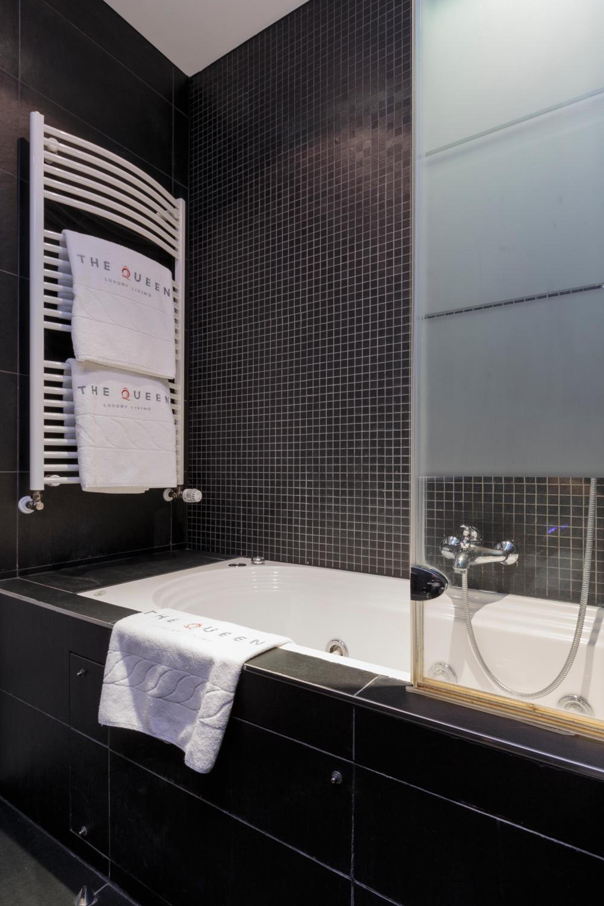 The Queen Luxury Apartments - Villa Giada