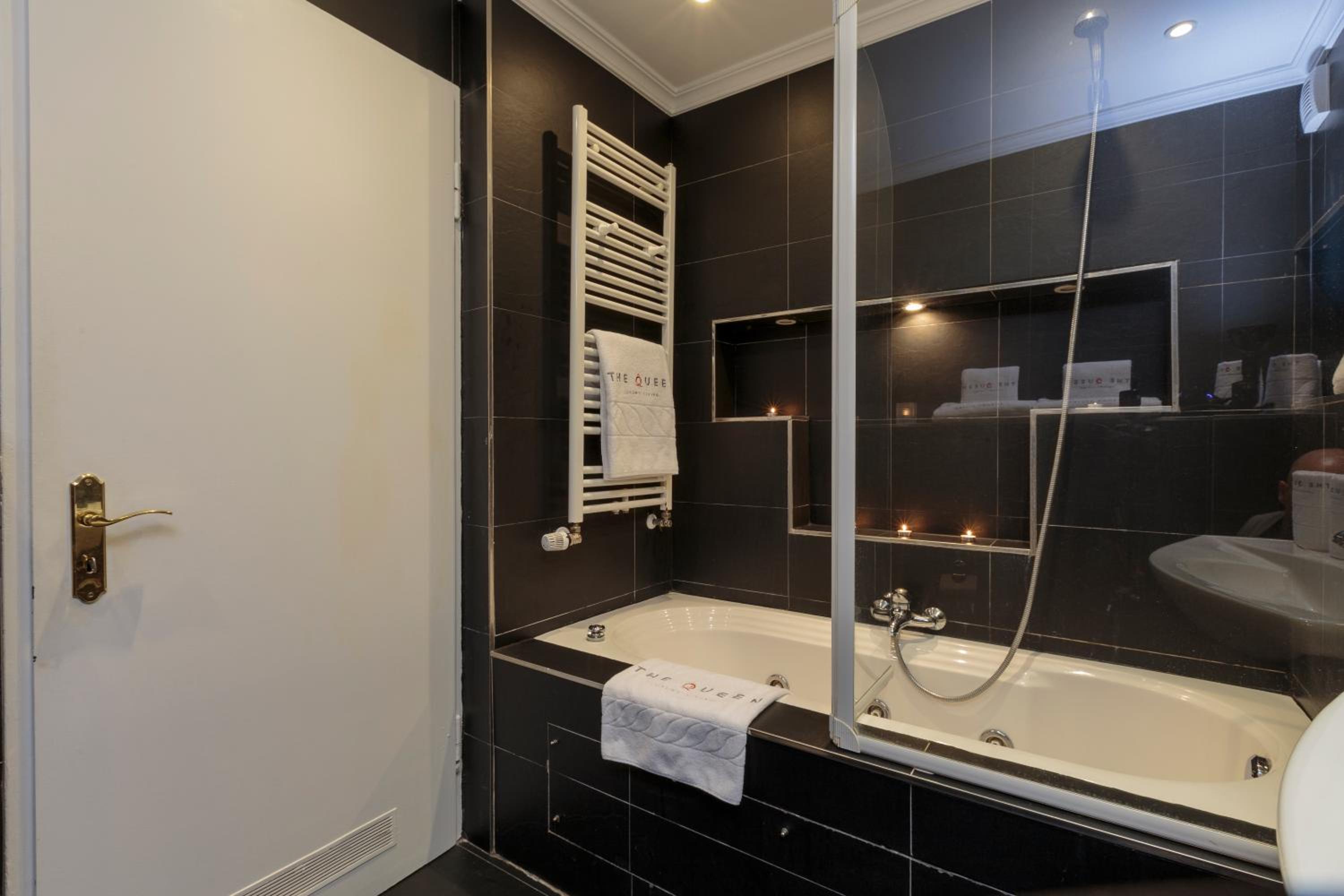 The Queen Luxury Apartments - Villa Giada