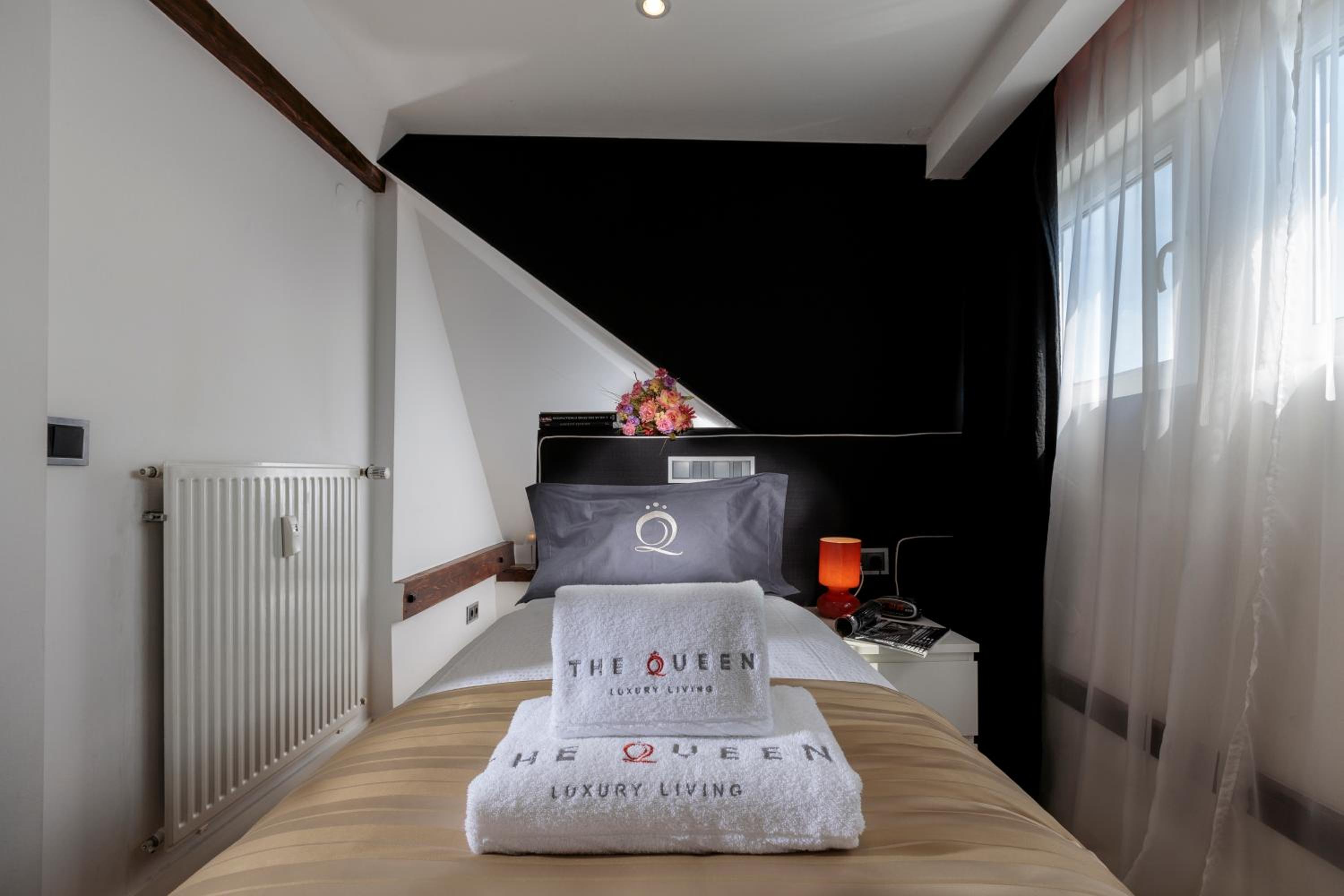 The Queen Luxury Apartments - Villa Medici