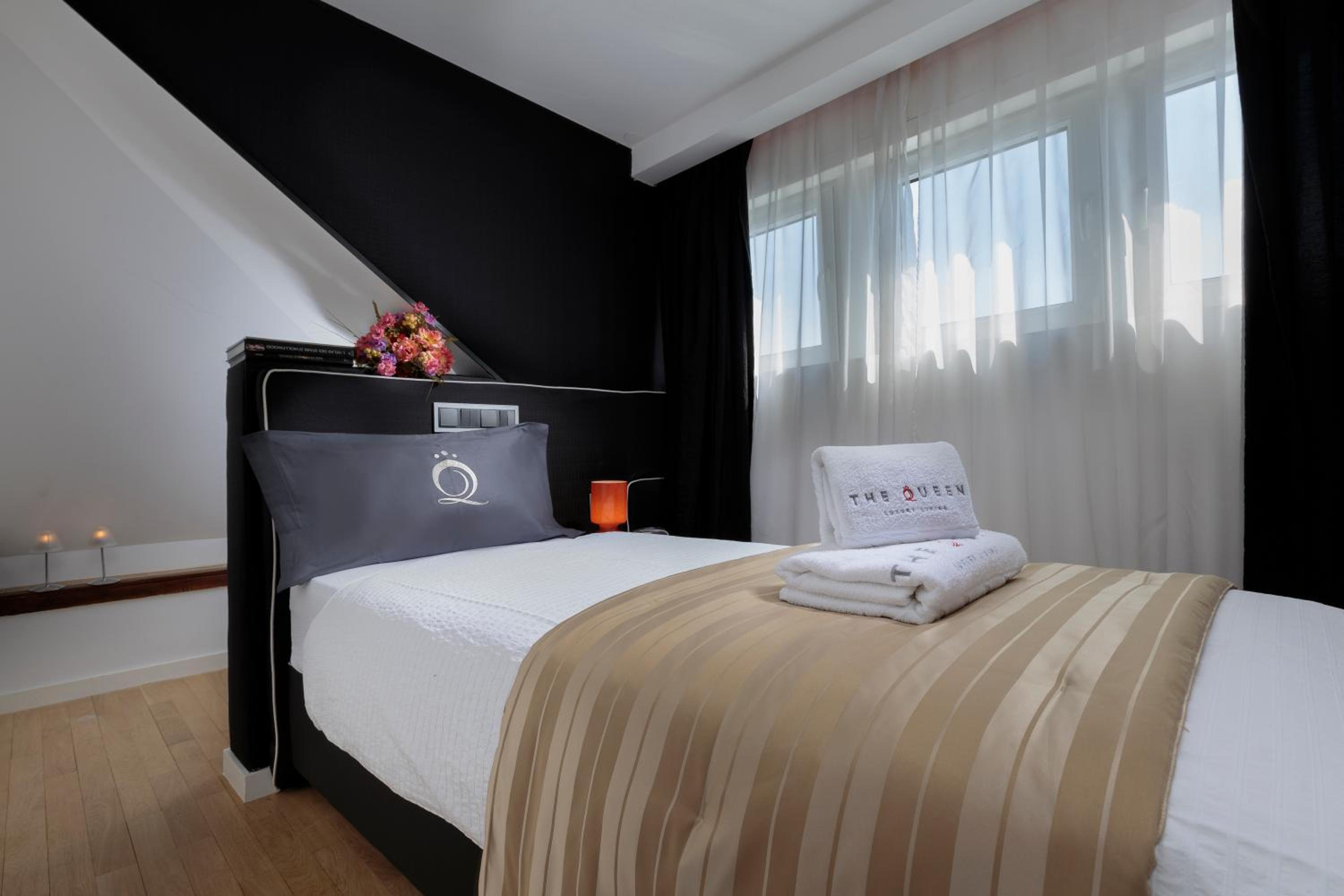 The Queen Luxury Apartments - Villa Medici