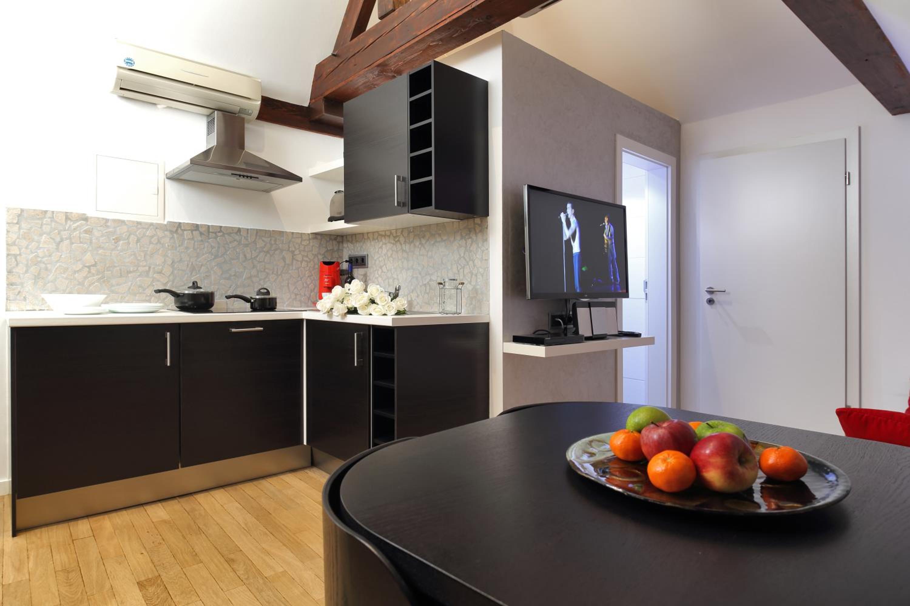 The Queen Luxury Apartments - Villa Medici