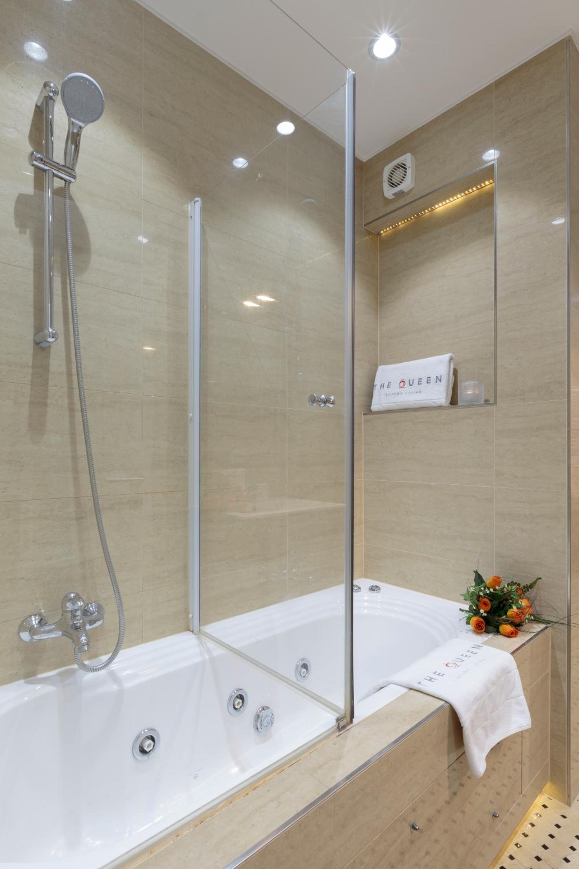 The Queen Luxury Apartments - Villa Medici