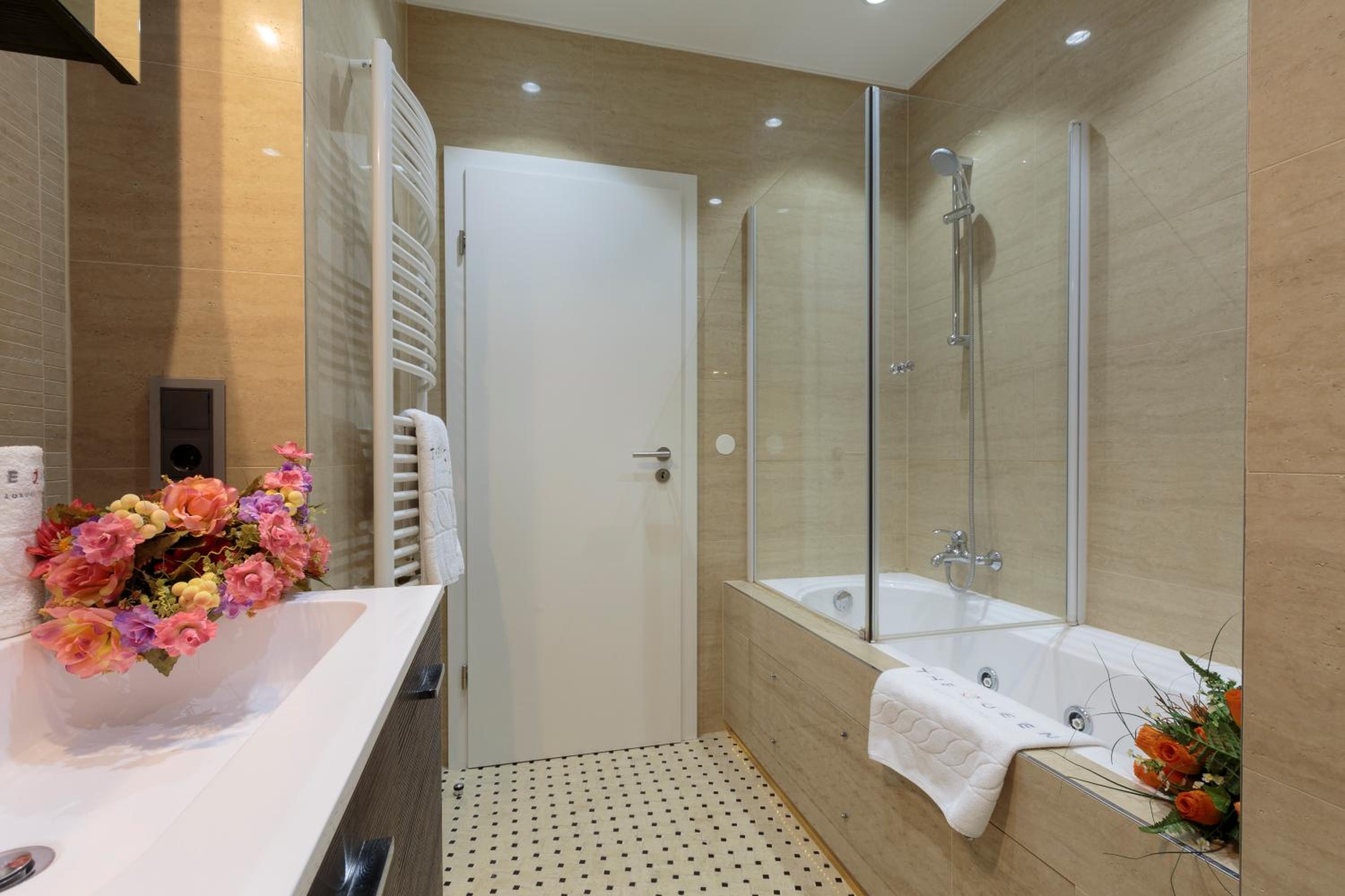 The Queen Luxury Apartments - Villa Medici