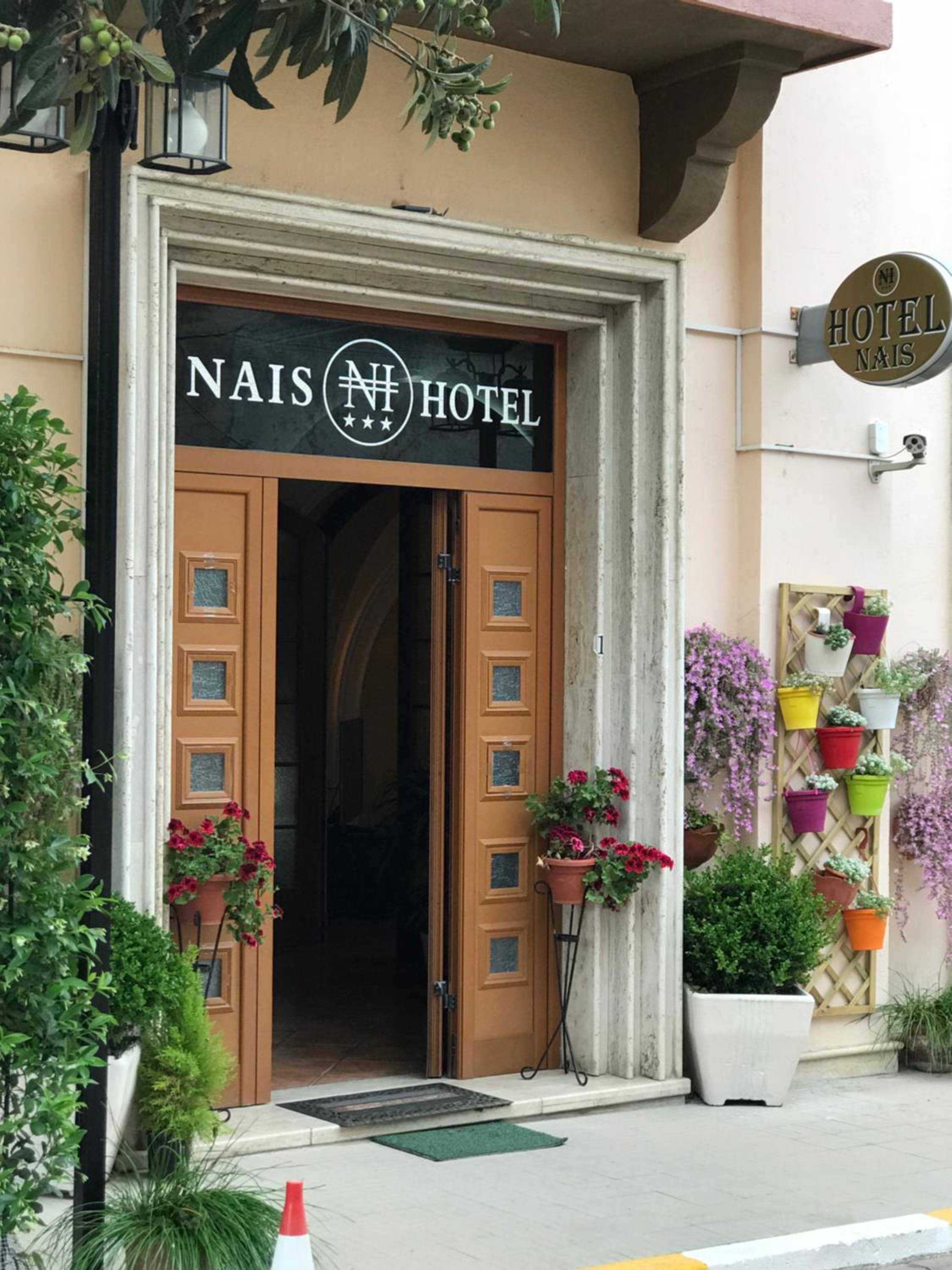 Hotel Nais - Image 1