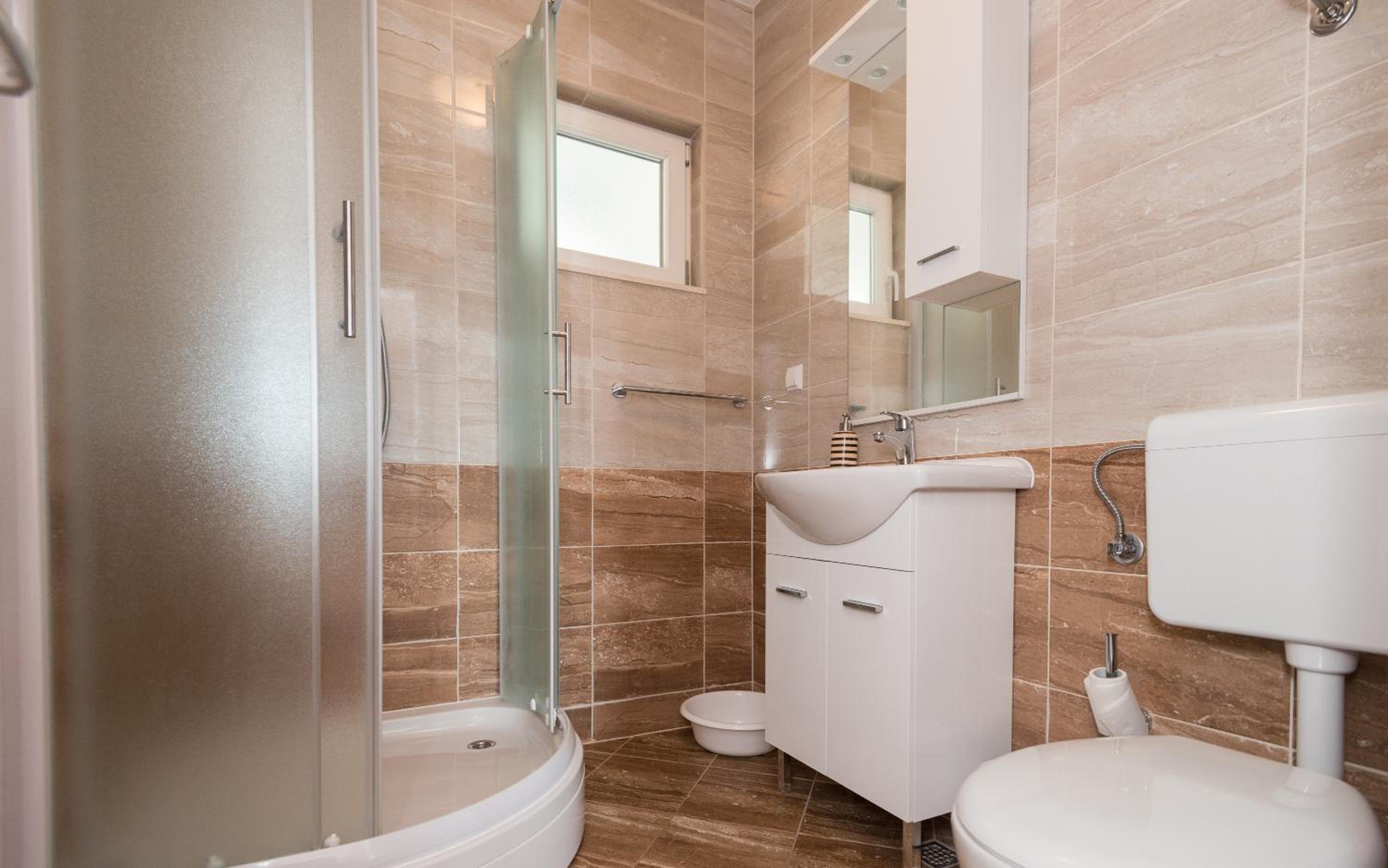 Apartments & rooms Leon