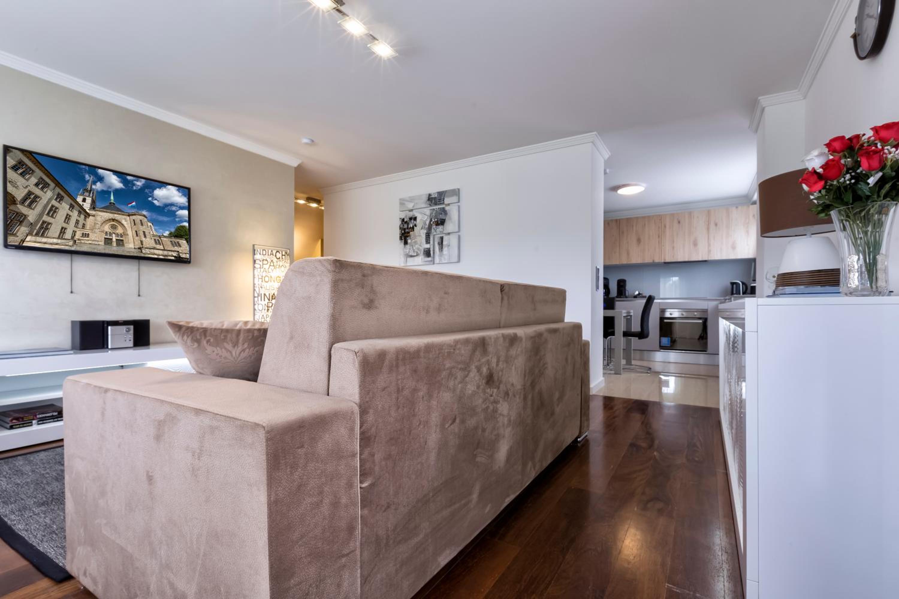 The Queen Luxury Apartments - Villa Vinicia