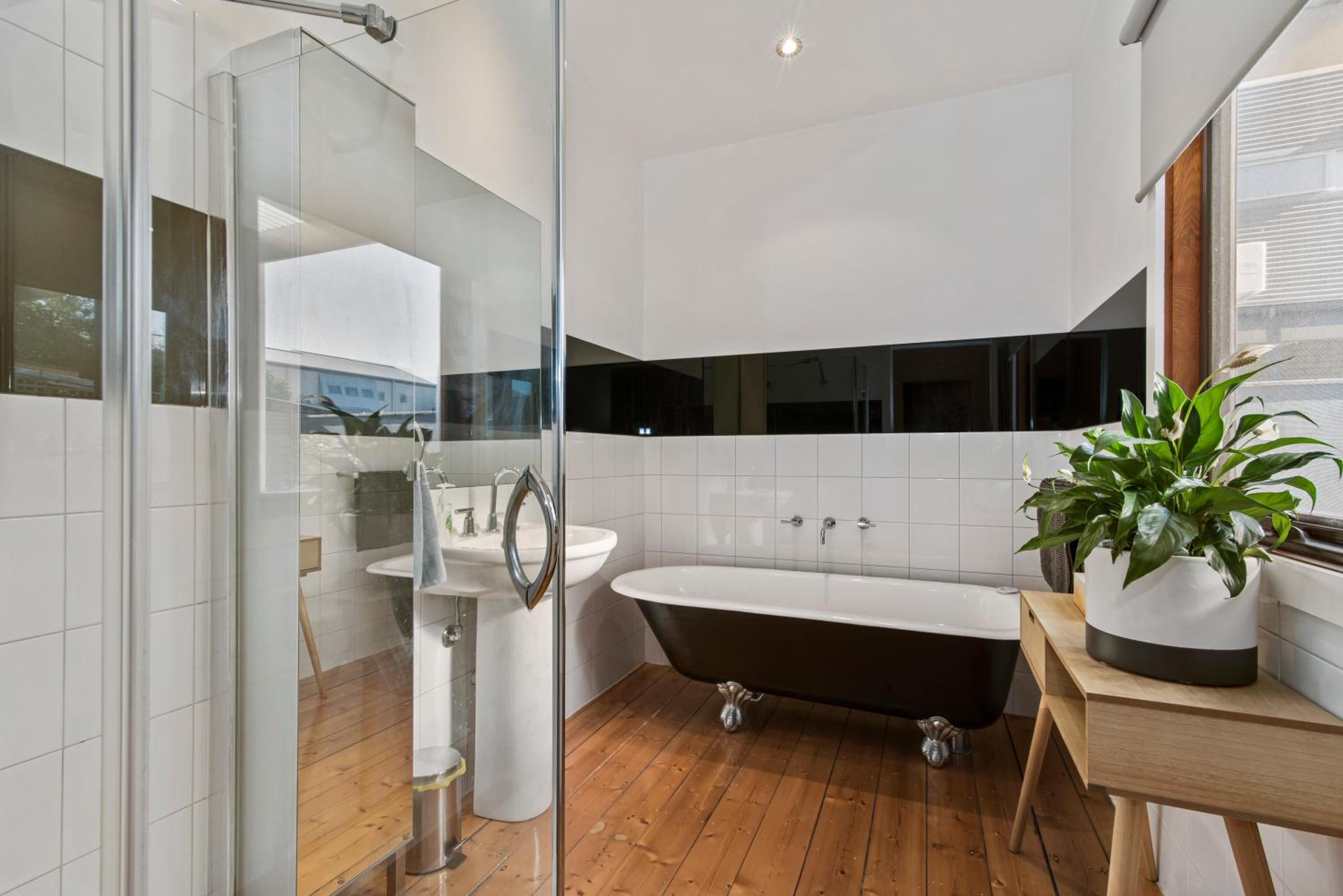 Bendigo Vacations - Central Bendigo Cottage, walk to everywhere!! - Property Image 11