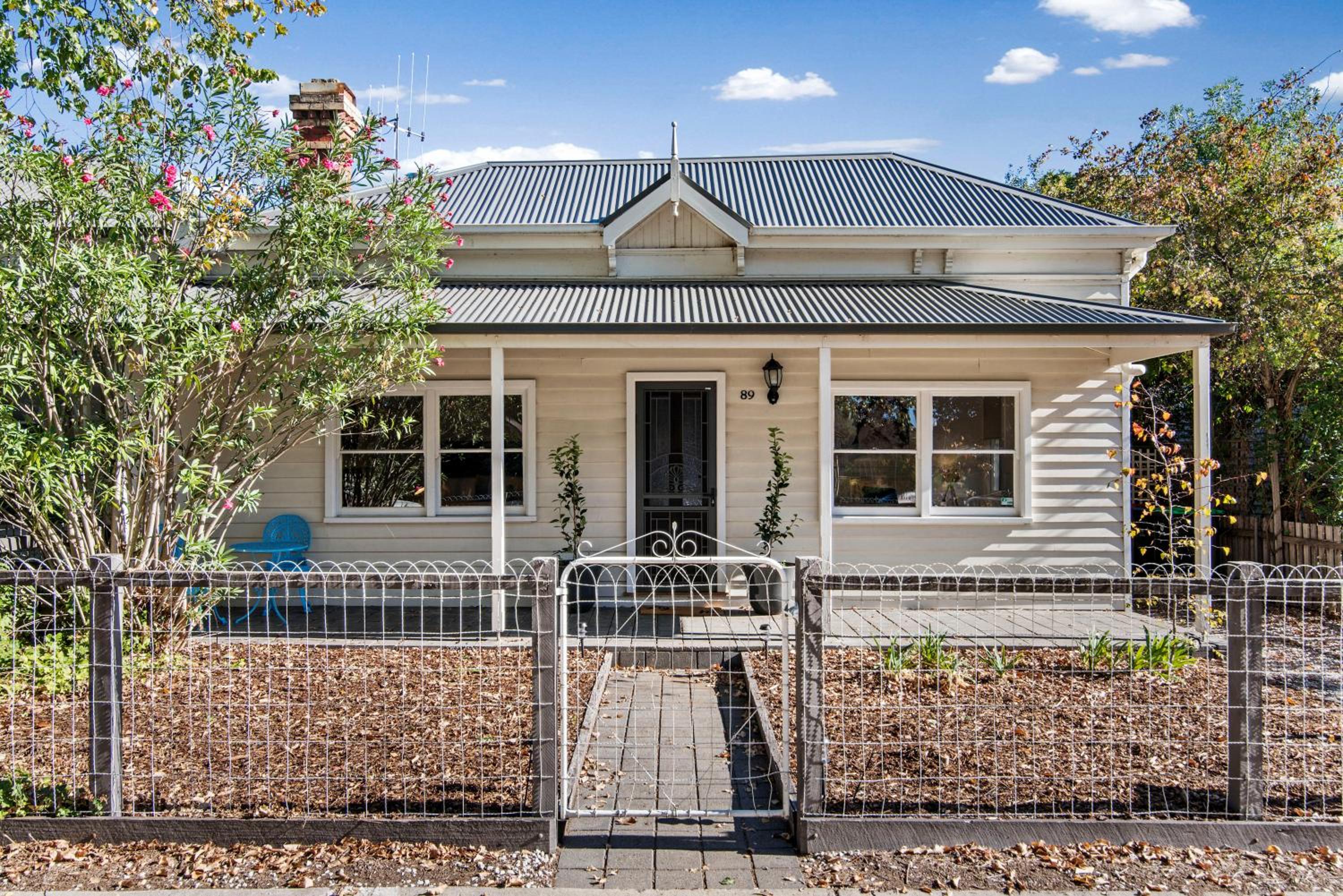 Bendigo Vacations - Central Bendigo Cottage, walk to everywhere!! - Property Image 10