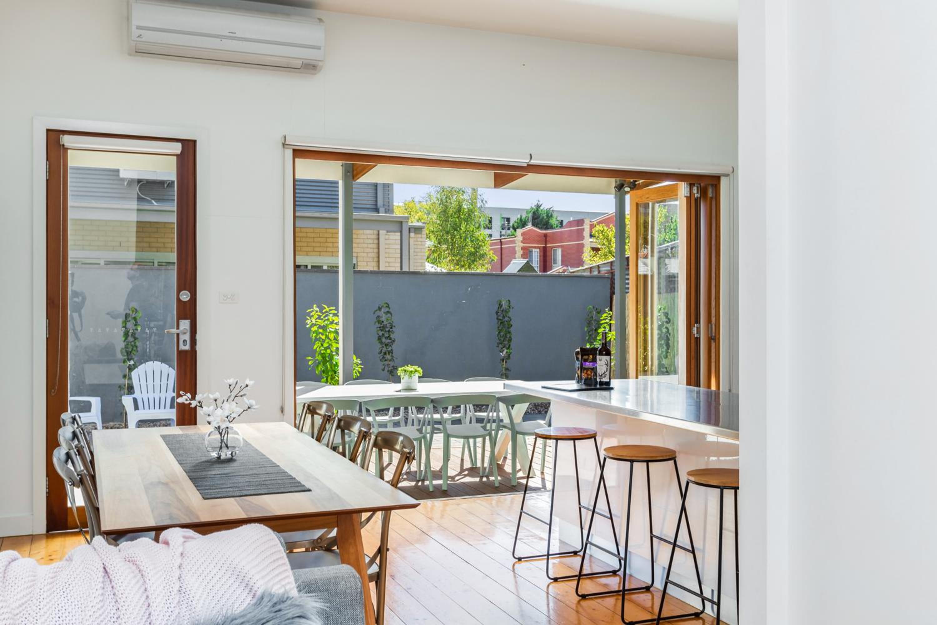 Bendigo Vacations - Central Bendigo Cottage, walk to everywhere!! - Property Image 8
