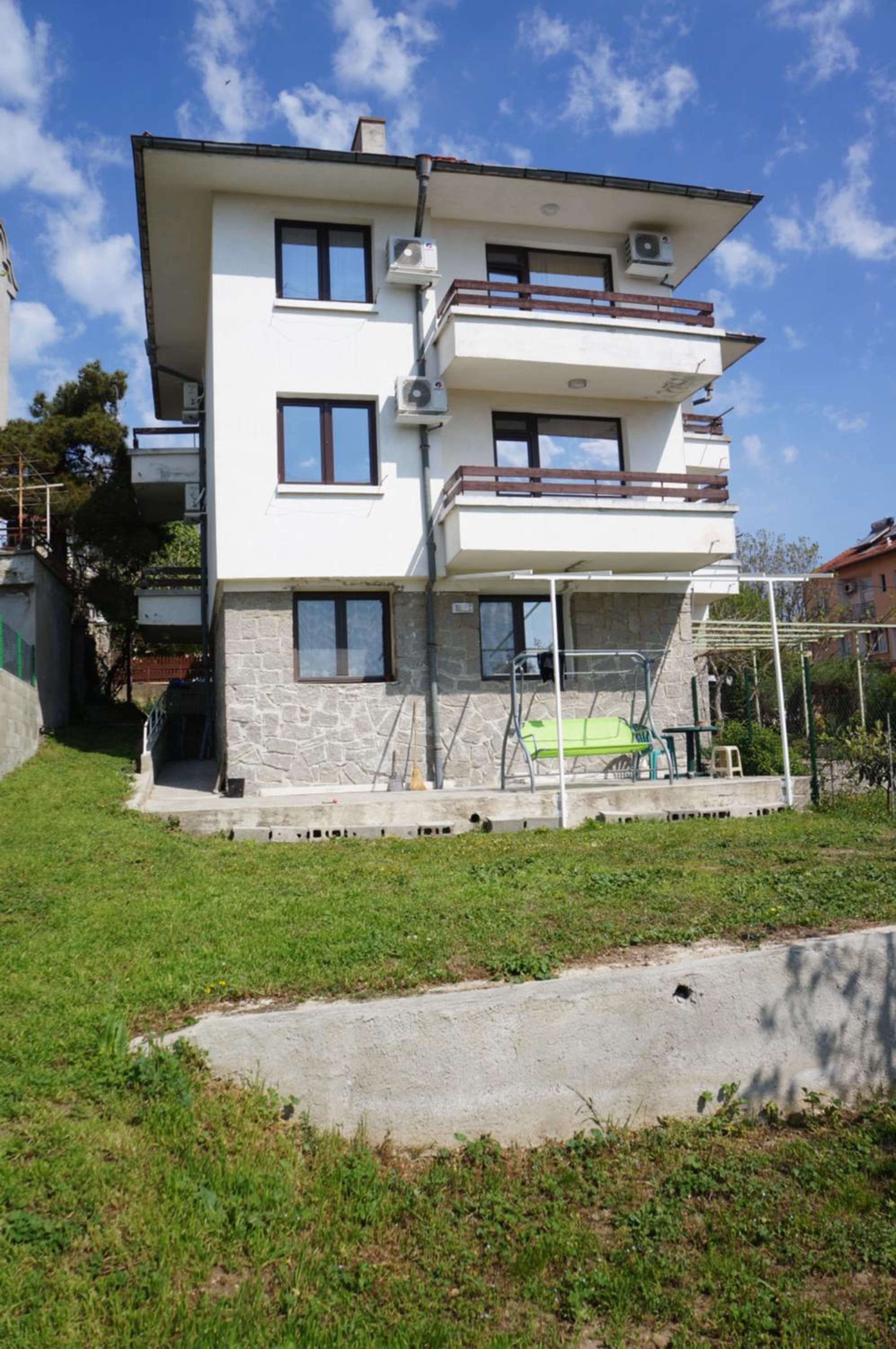 Villa Burkopolis