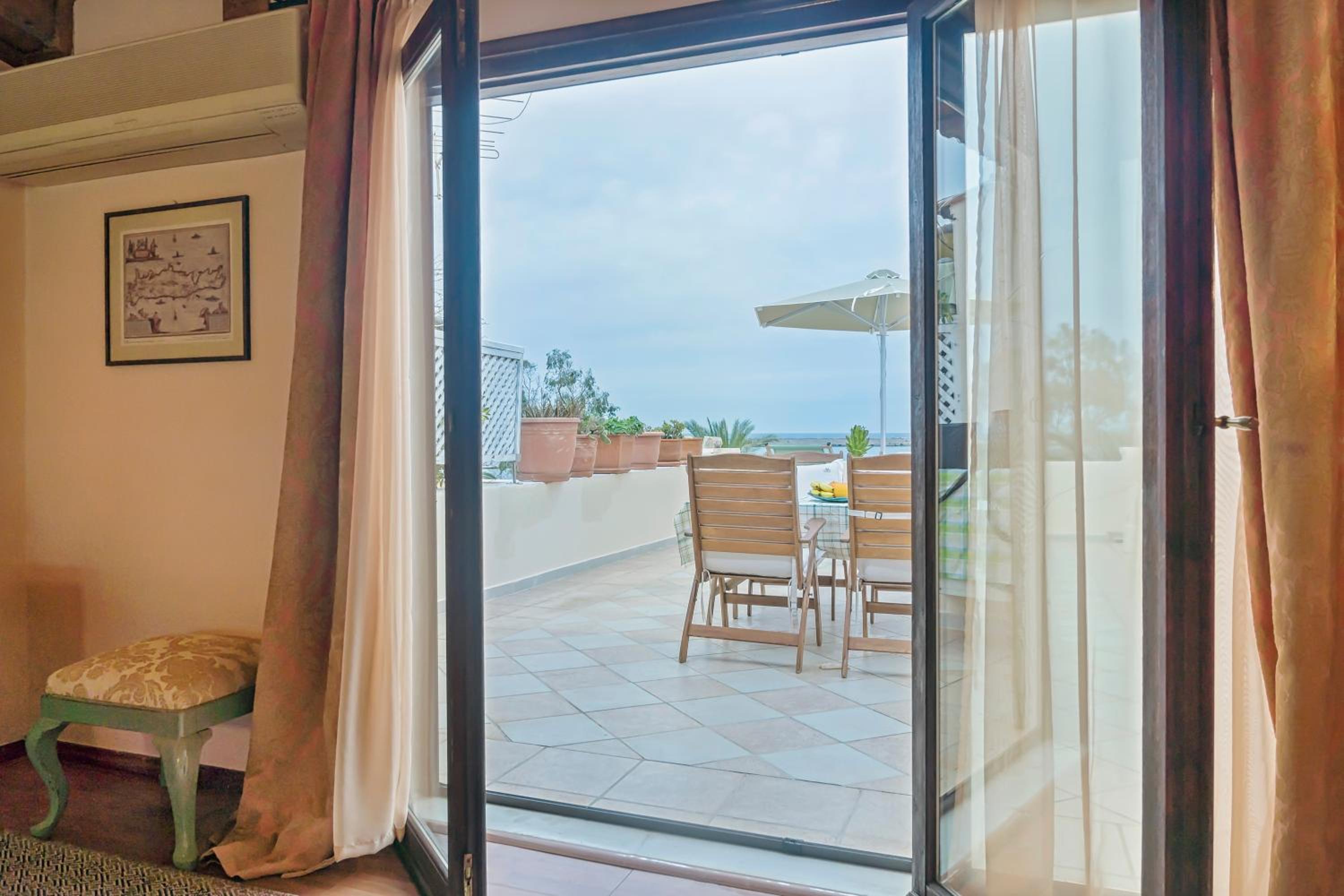 Elois Suites