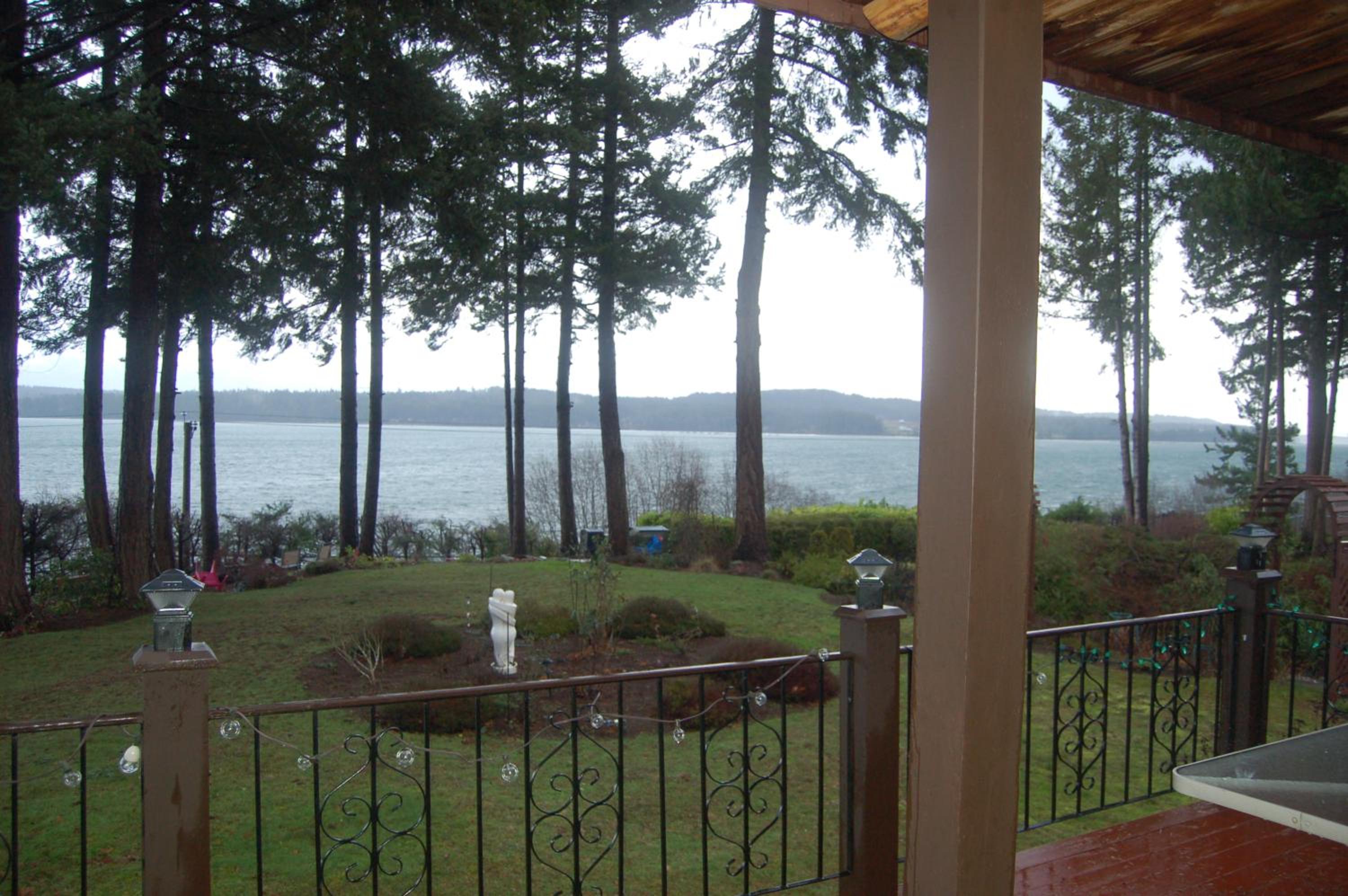 Union Bay Log Home