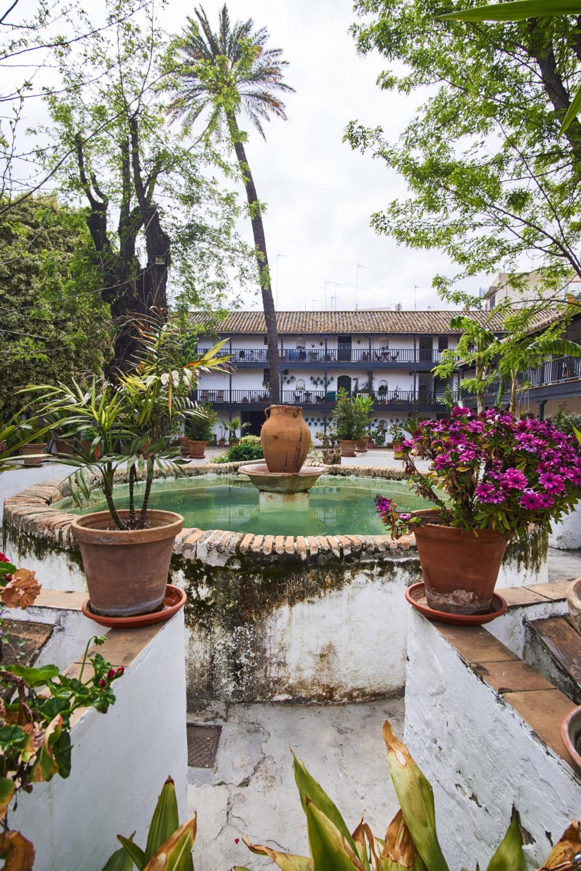 Conde Central Courtyard by Valcambre