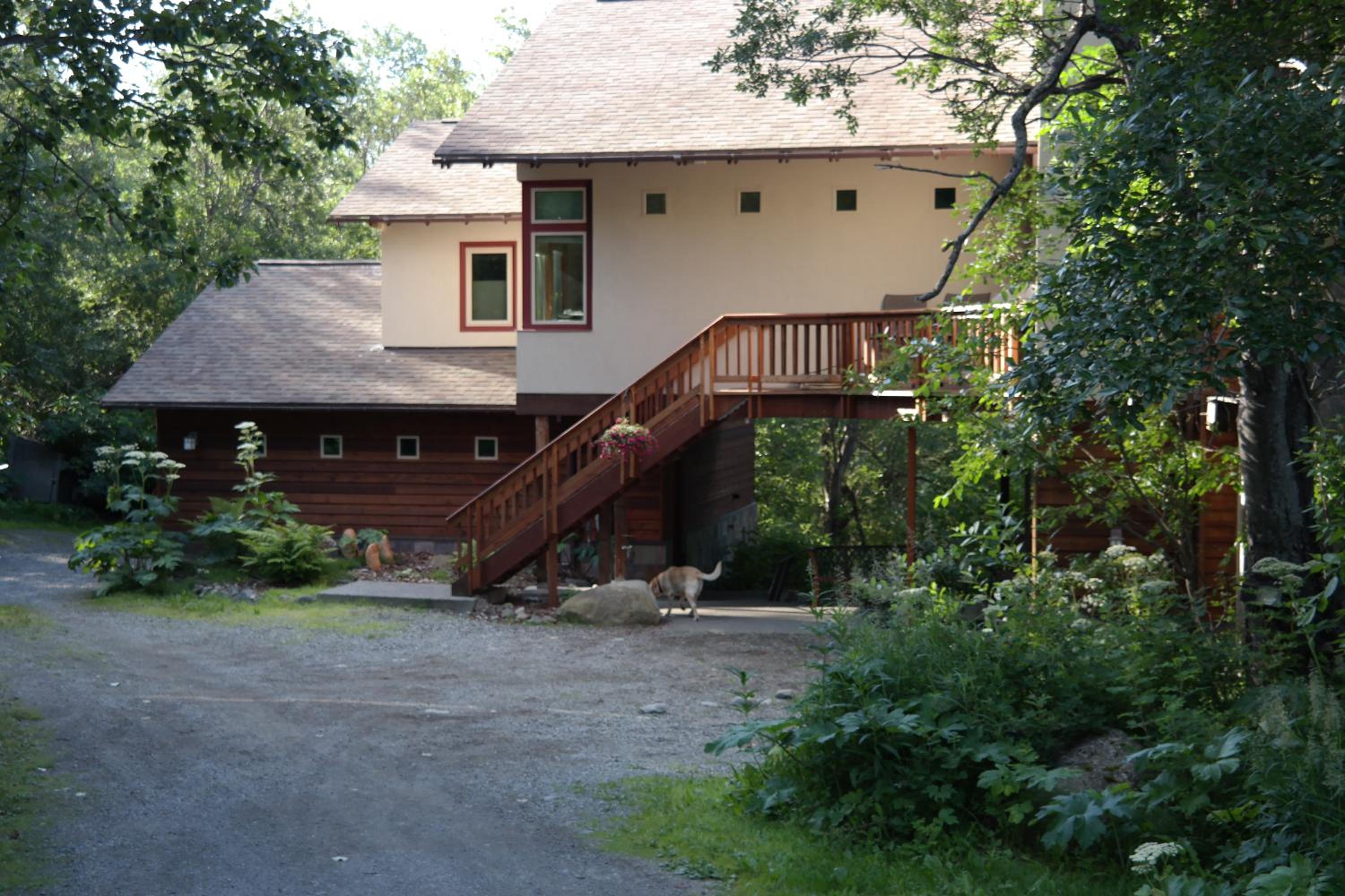 Eagle Peak Guesthouse view 2