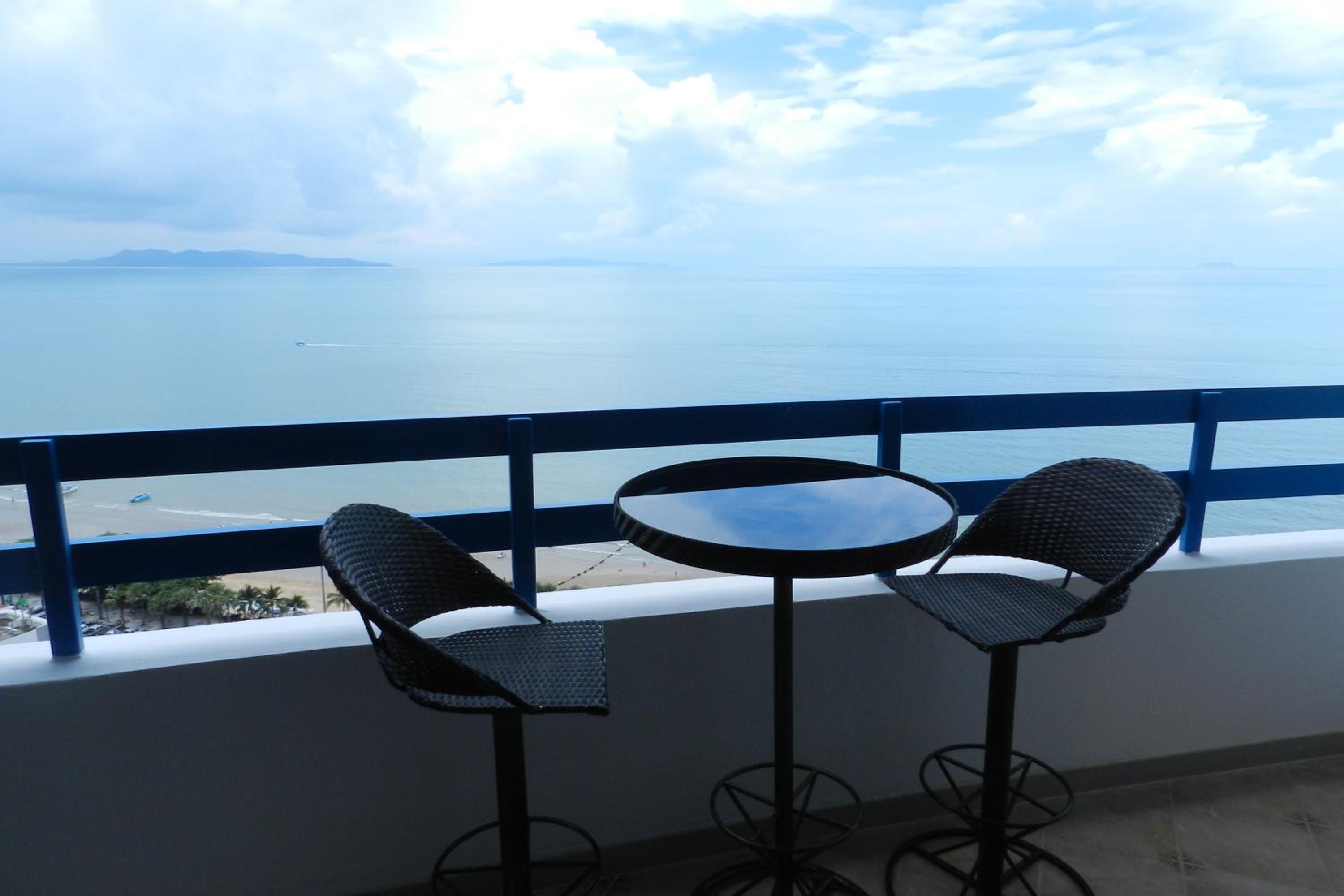Jomtien PLAZA Condotel