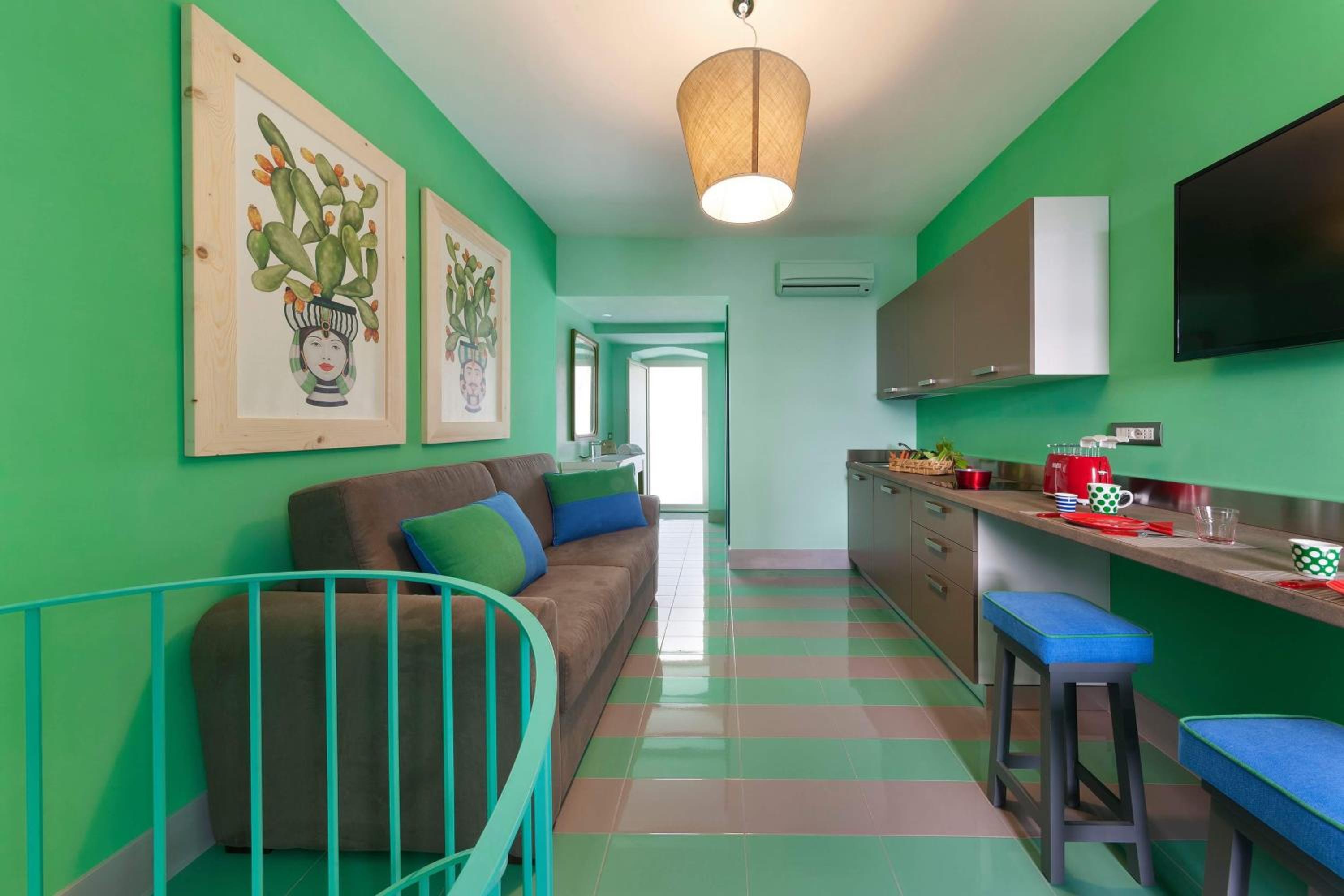 Suite Home Sorrento photo 3