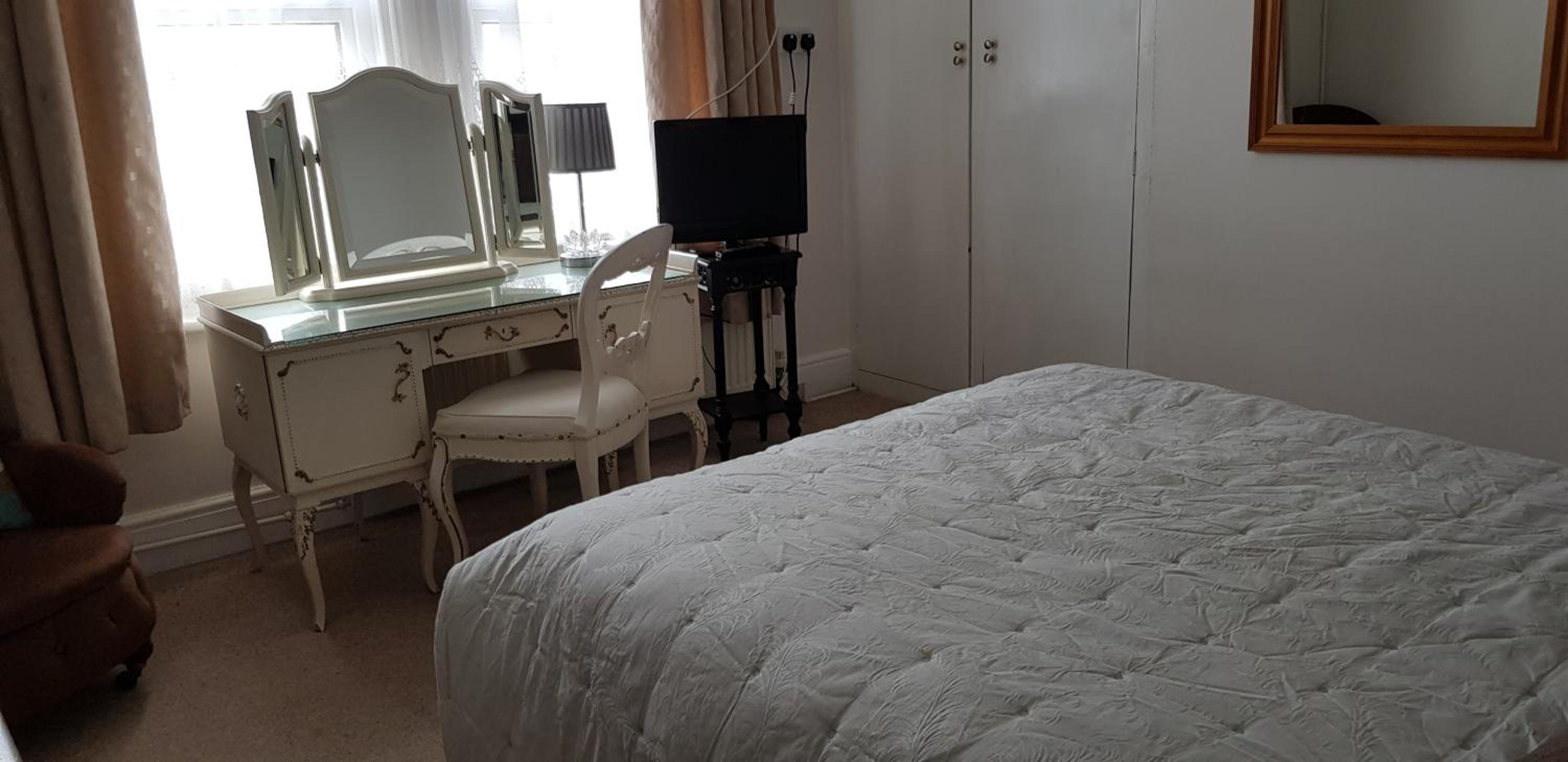 Avon Manor Guest House view 5