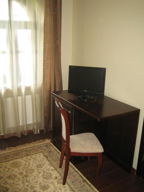 Bellavilla view 4
