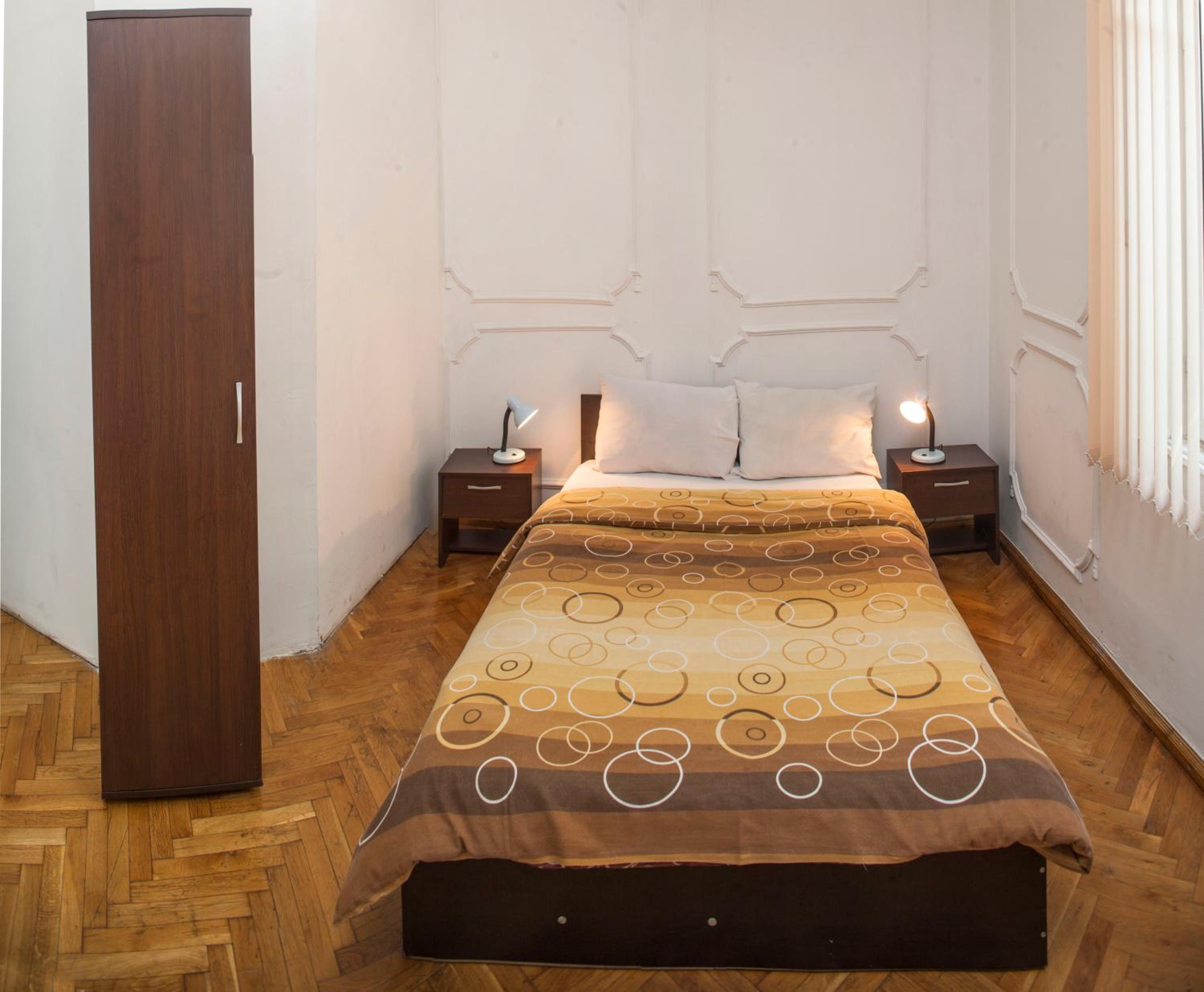 Central GuestHouse Five Corners