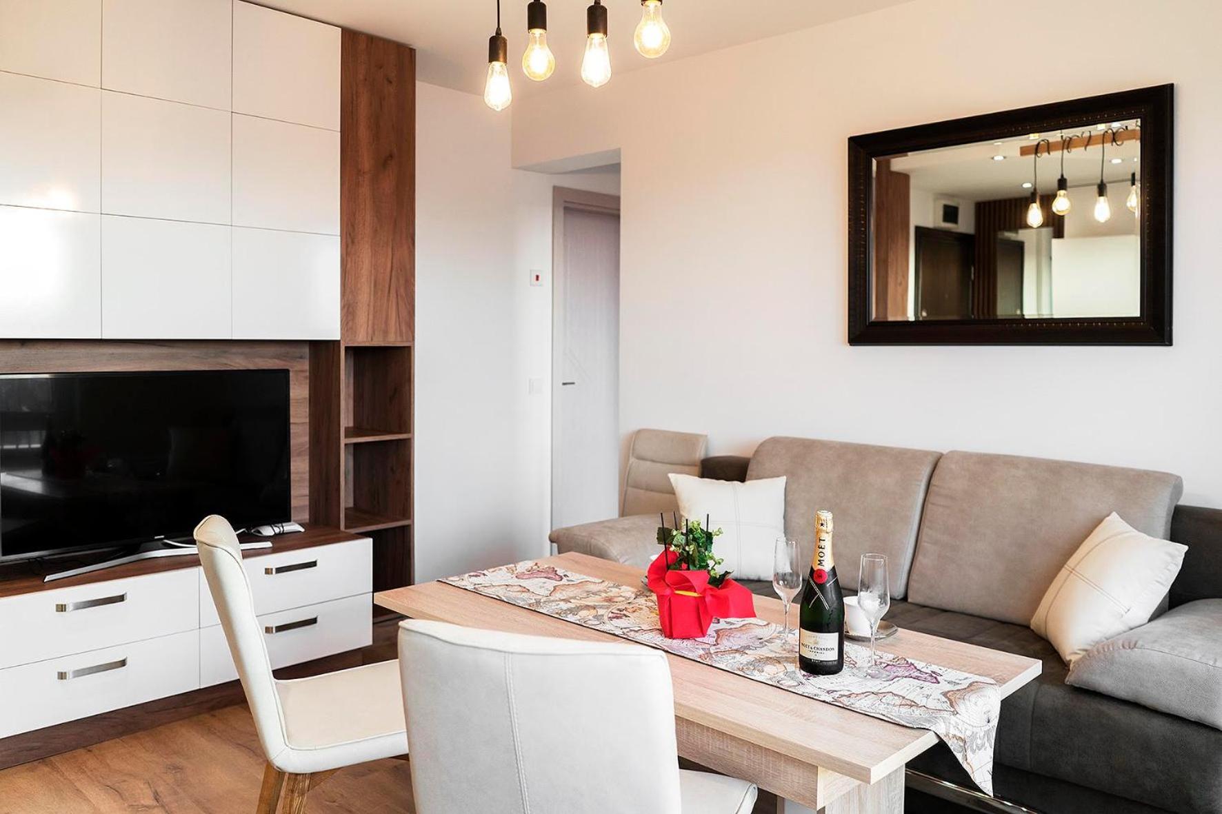 Center apartment with amazing view view 4