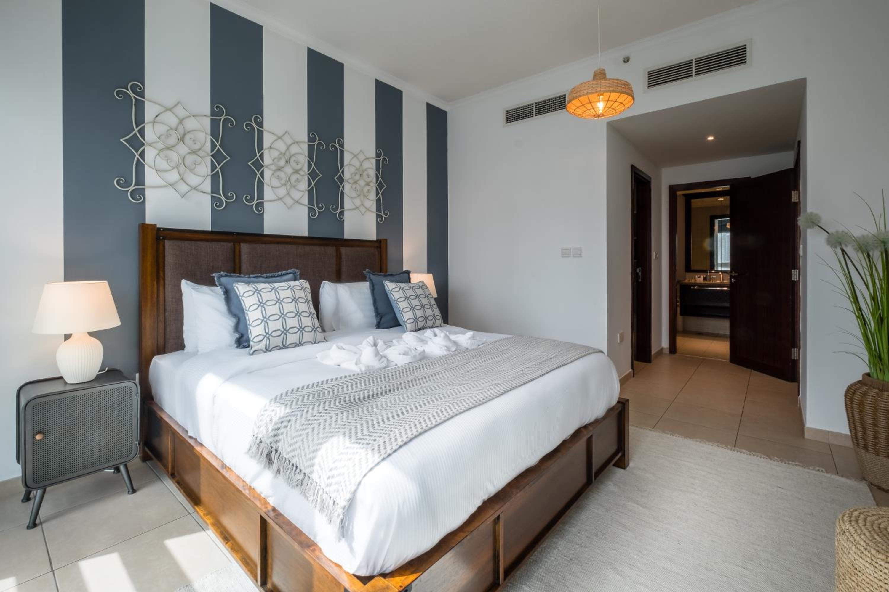 Maison Privee - Exclusive Apt with Burj Khalifa Next Door