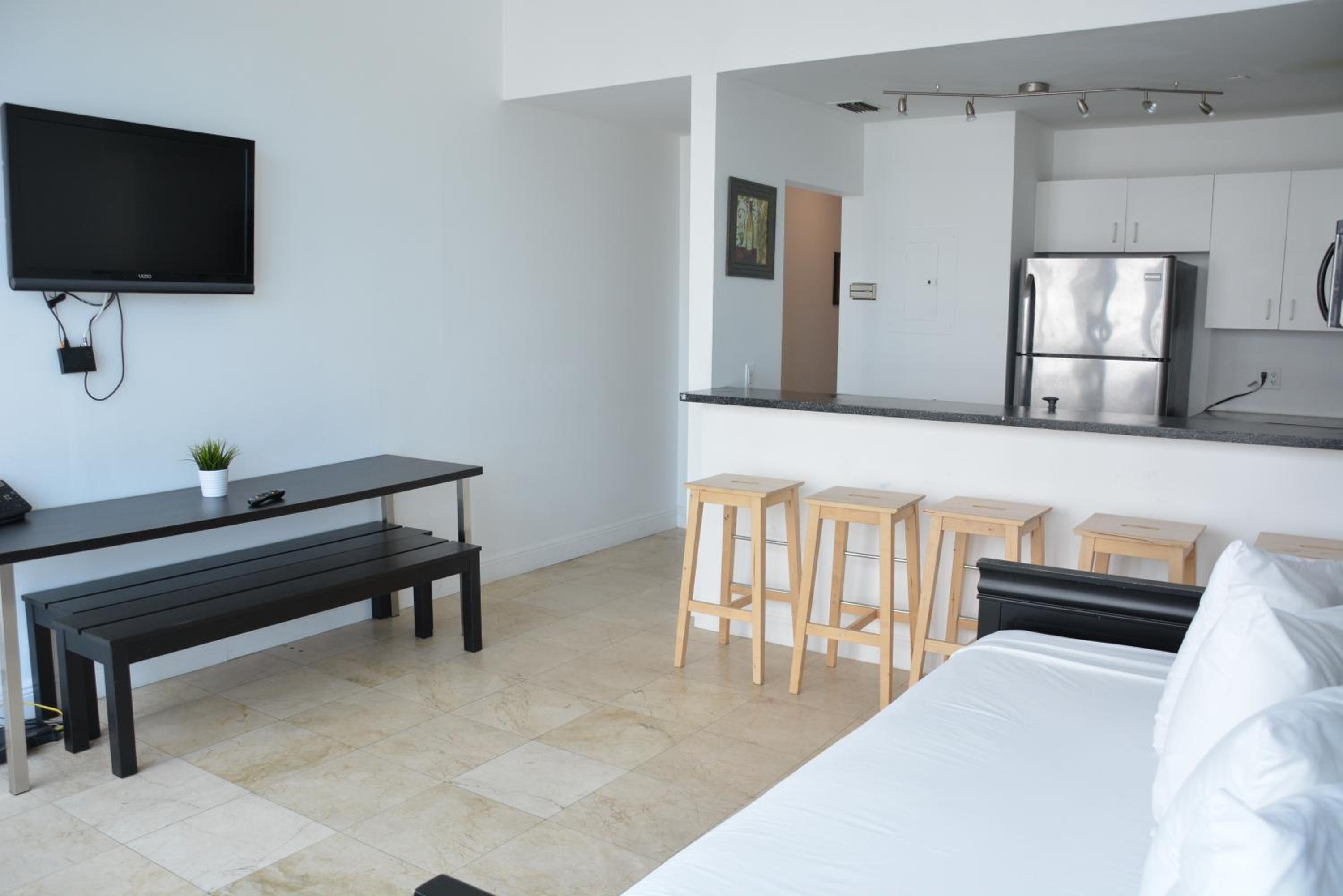 New Point Miami Beach Apartments