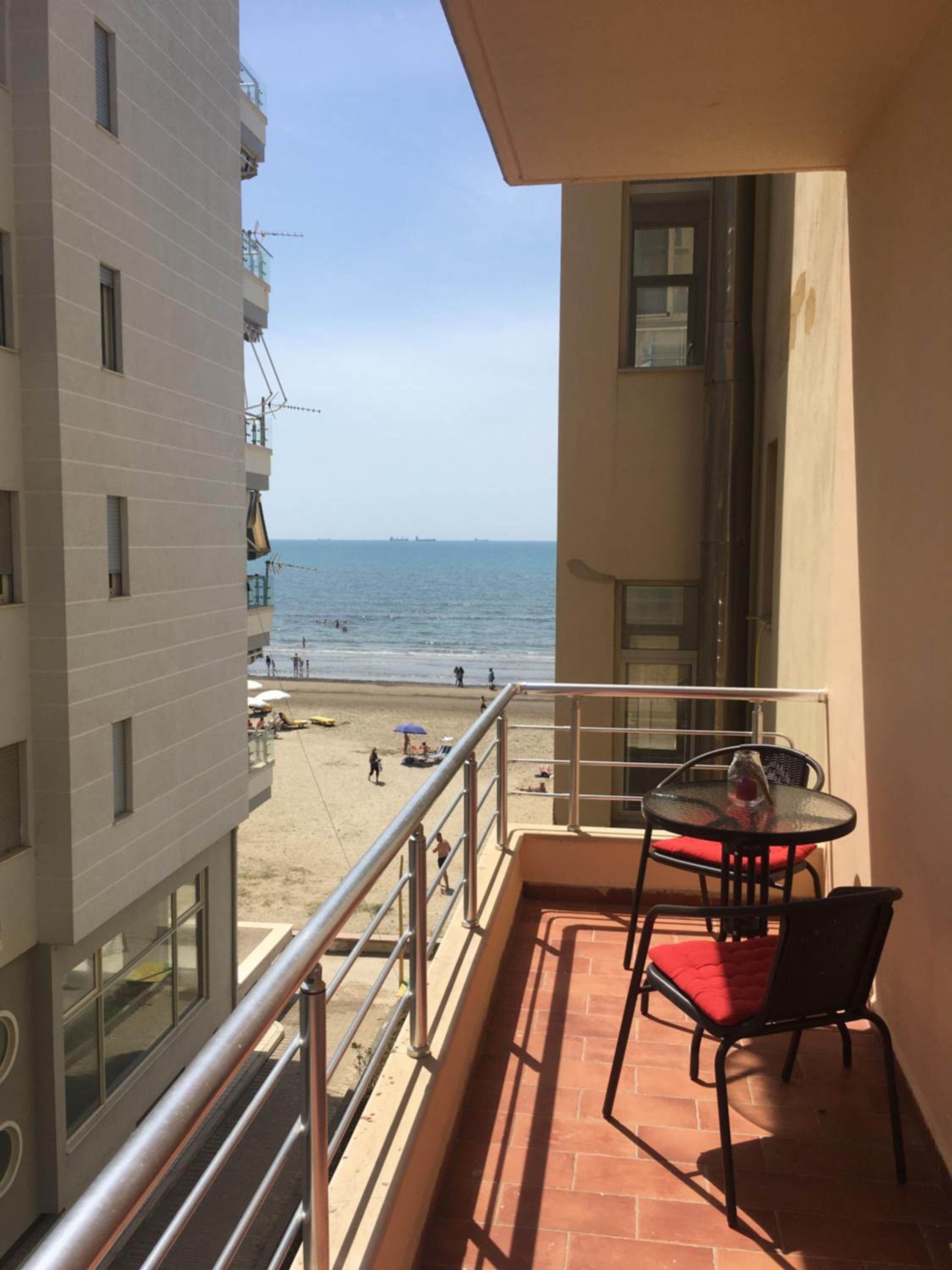 Sun & Sea Apartment