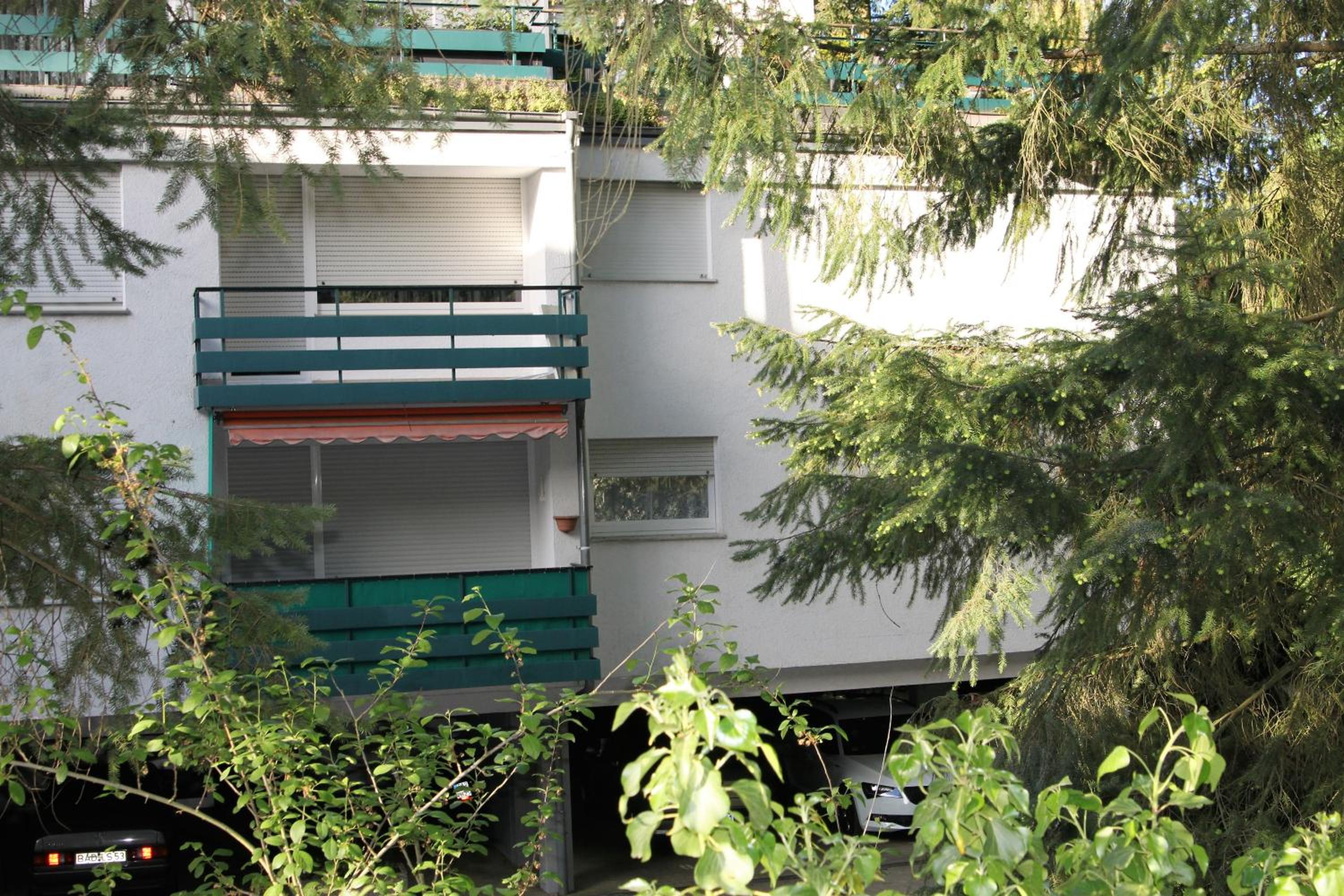 Family Suites & Parking view 4