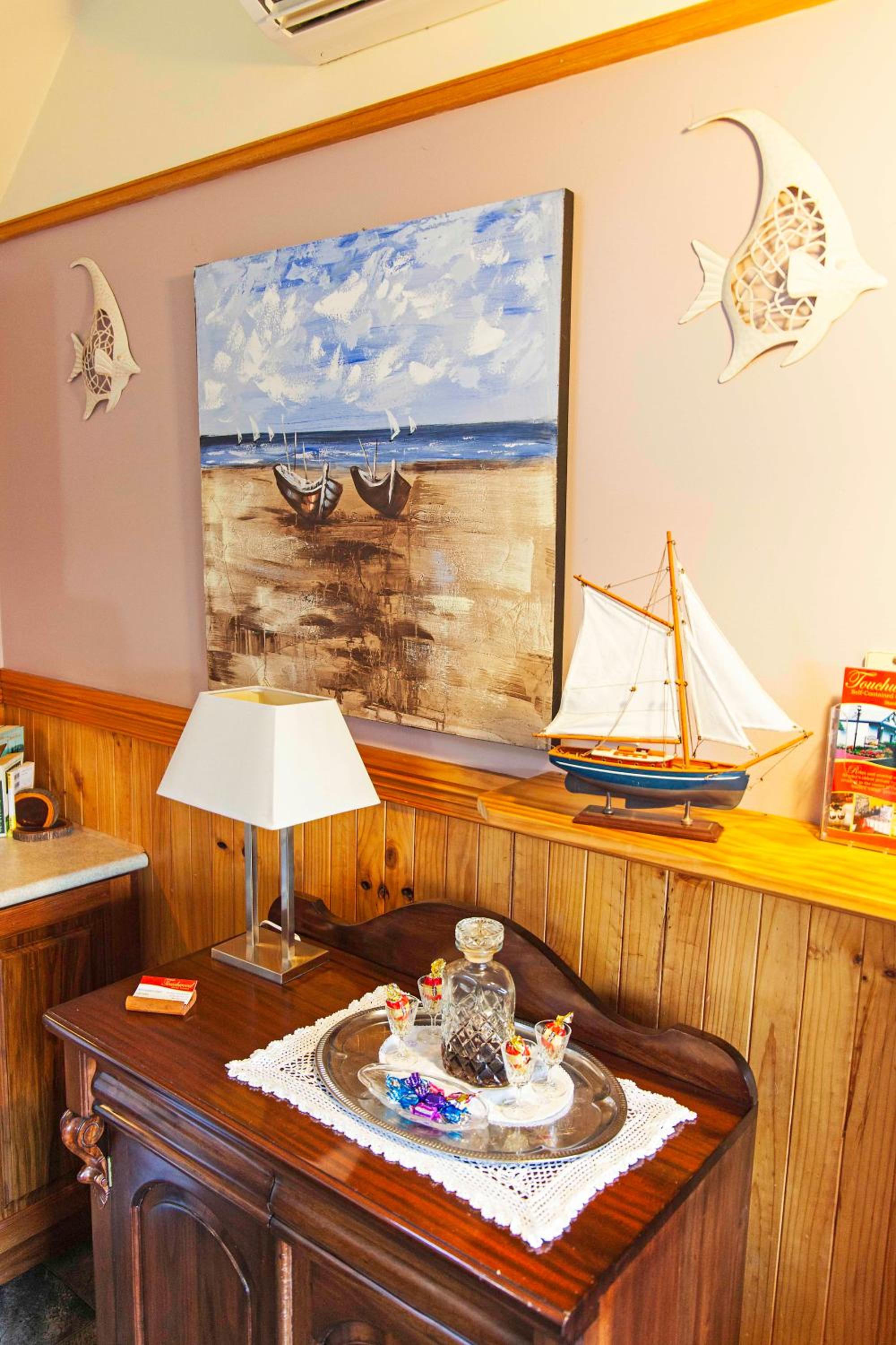 Angel's Aisle Cottages & Cafe