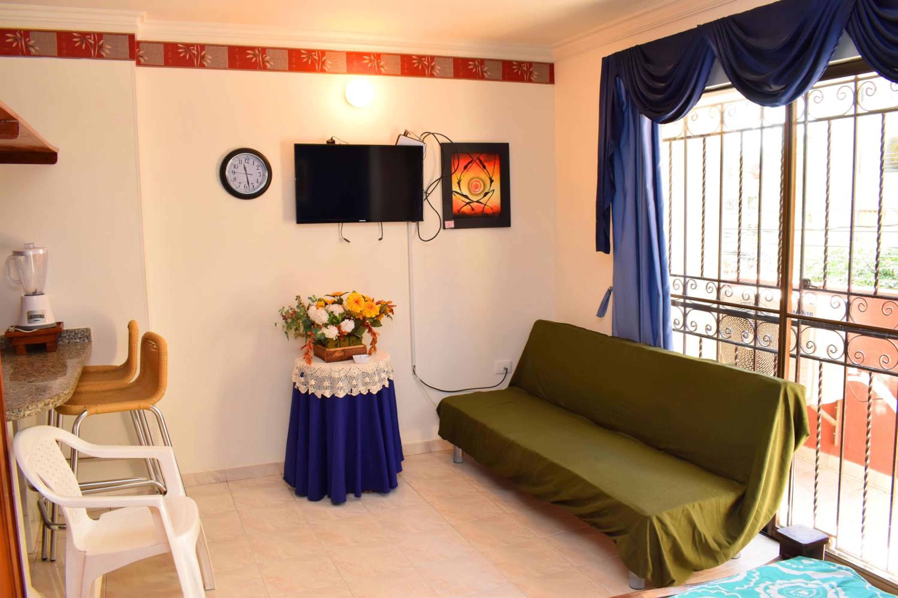 APARTAMENTO EDIFICIO LOS LAURELES view 3
