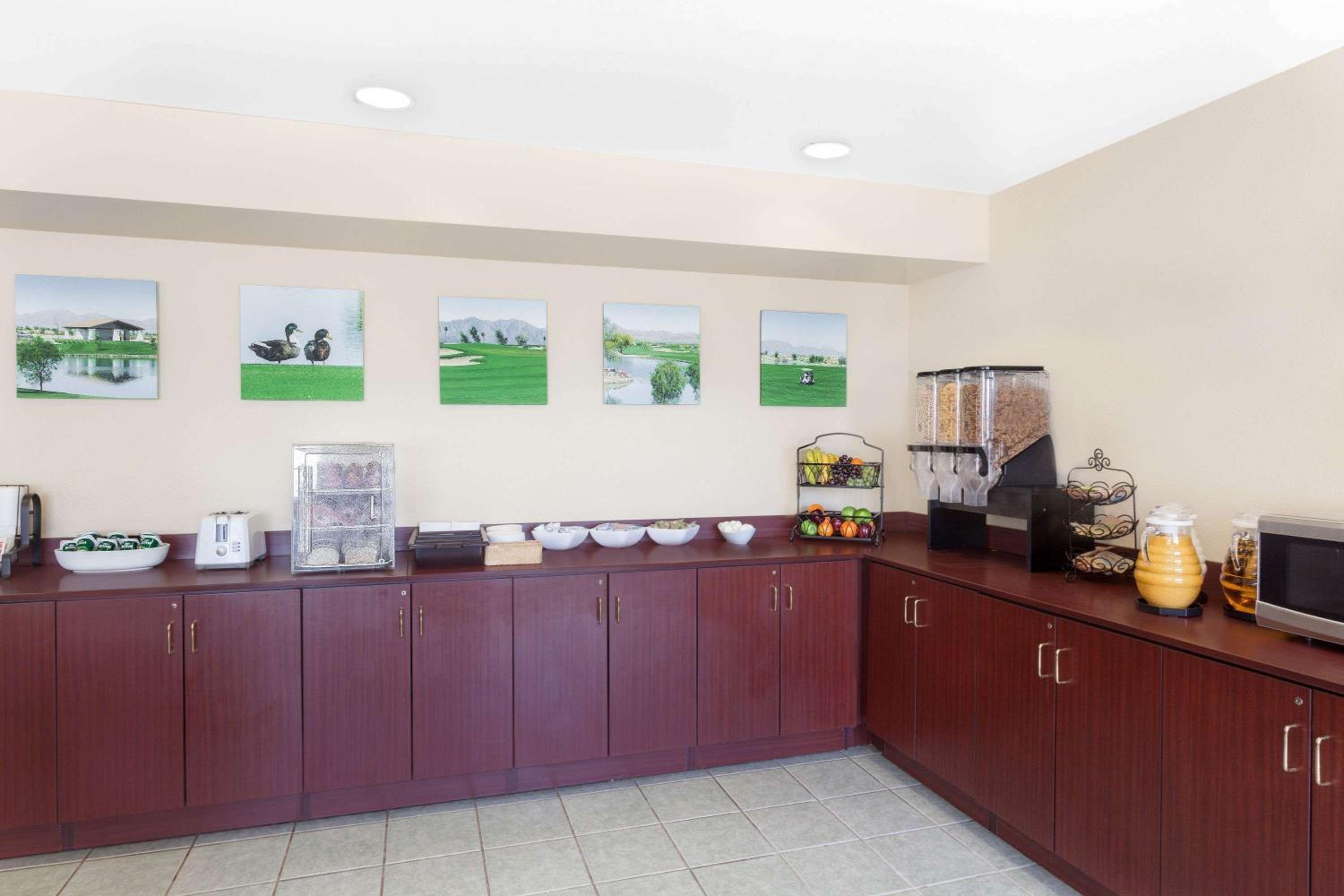 Microtel Inn  Suites by Wyndham Wellton - Property Image 6