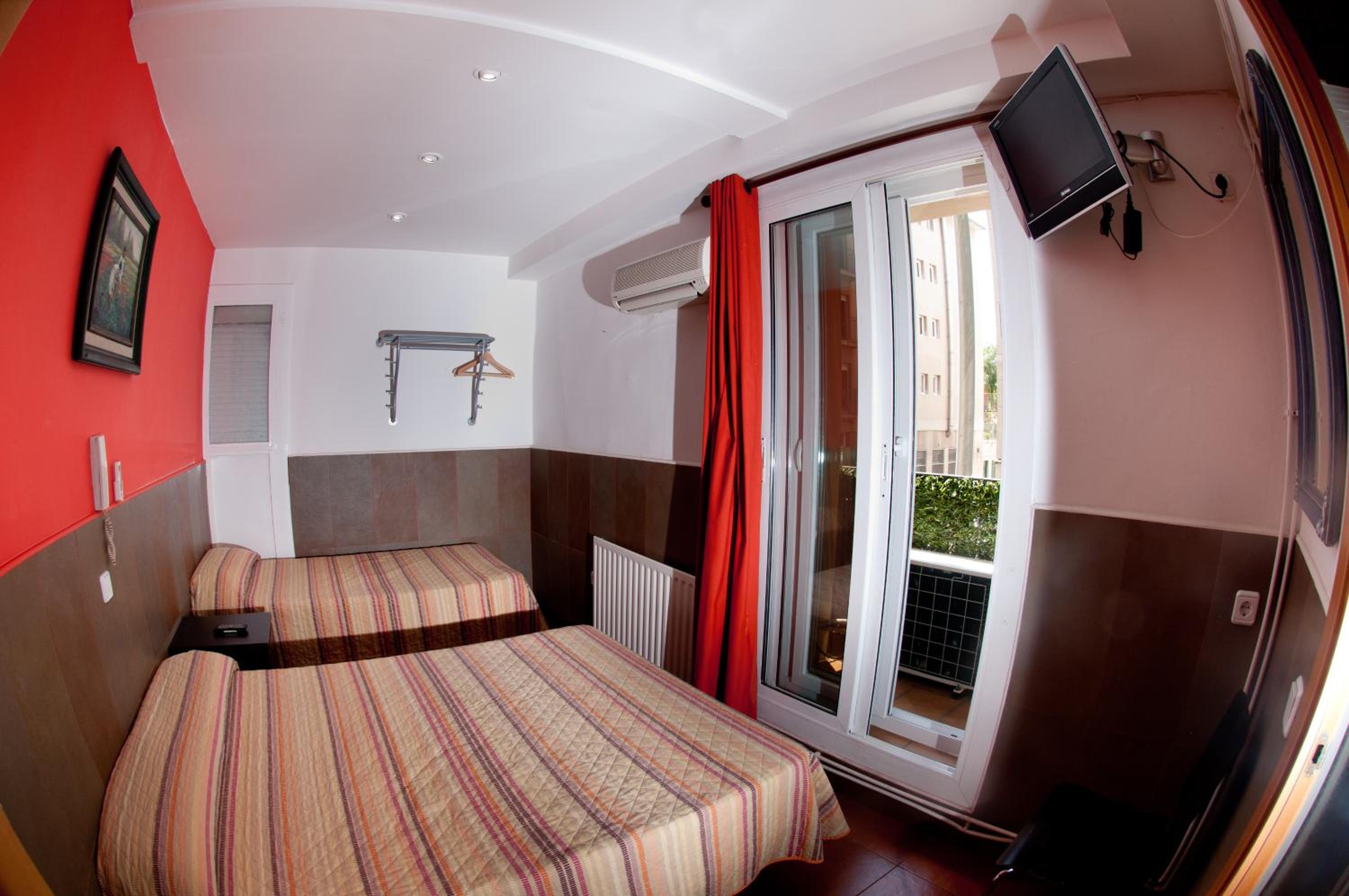 Be Ramblas Guest House
