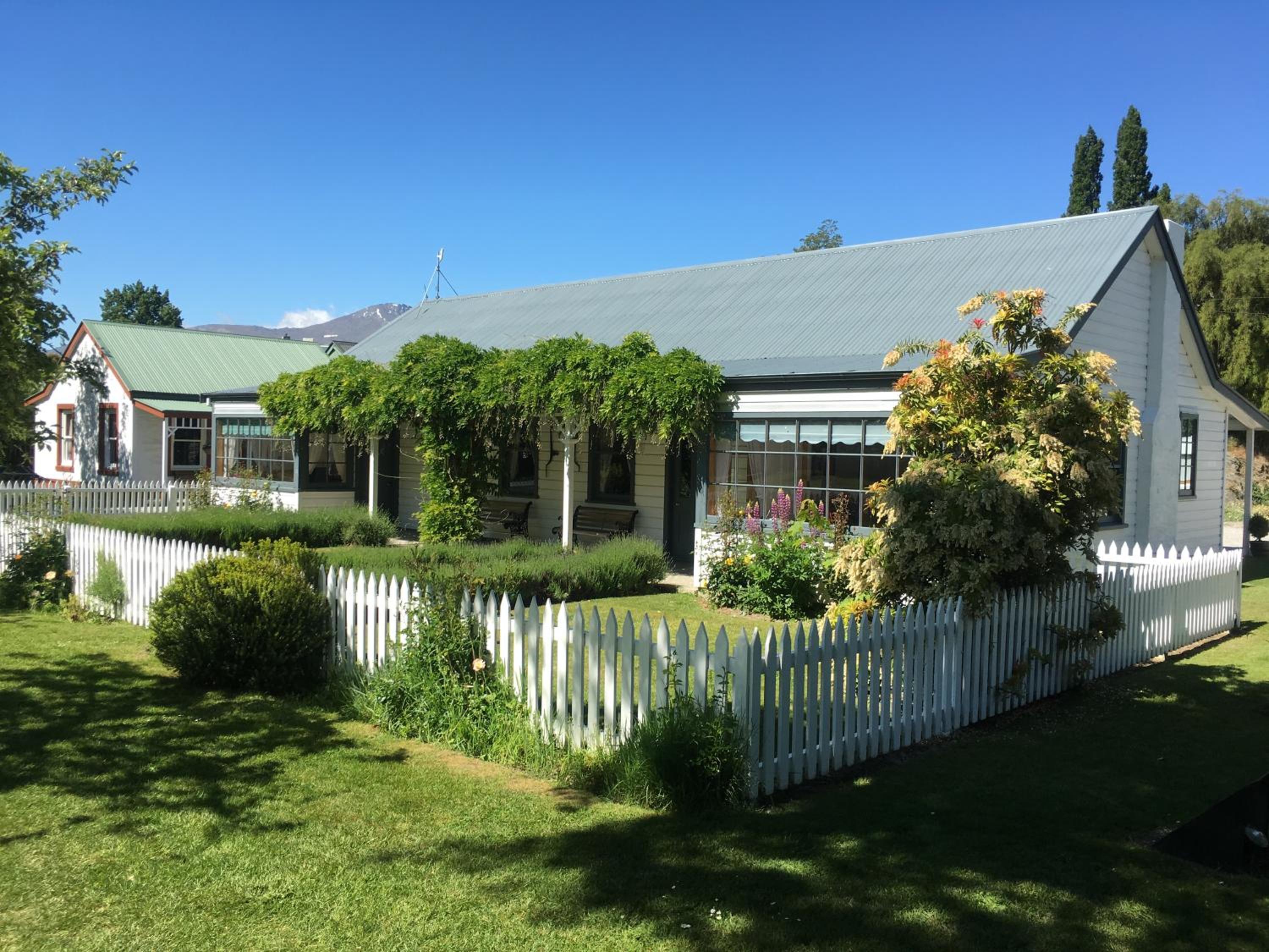 Settlers Cottage Motel