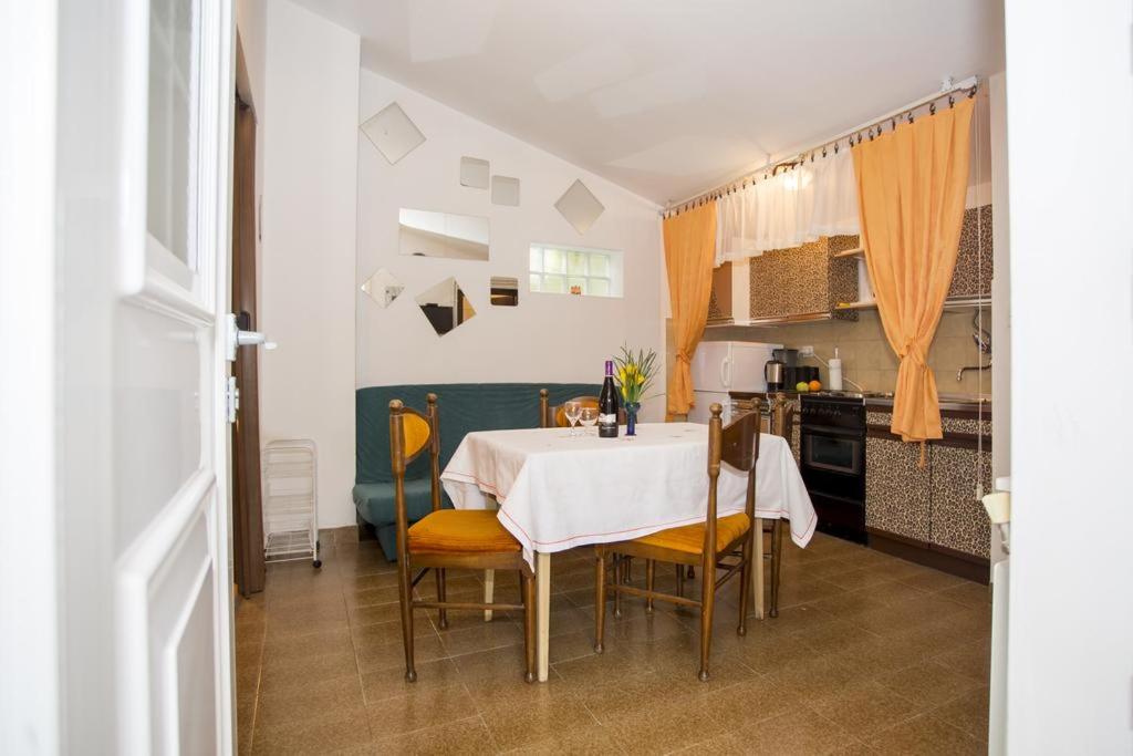 Apartments Pula 1618