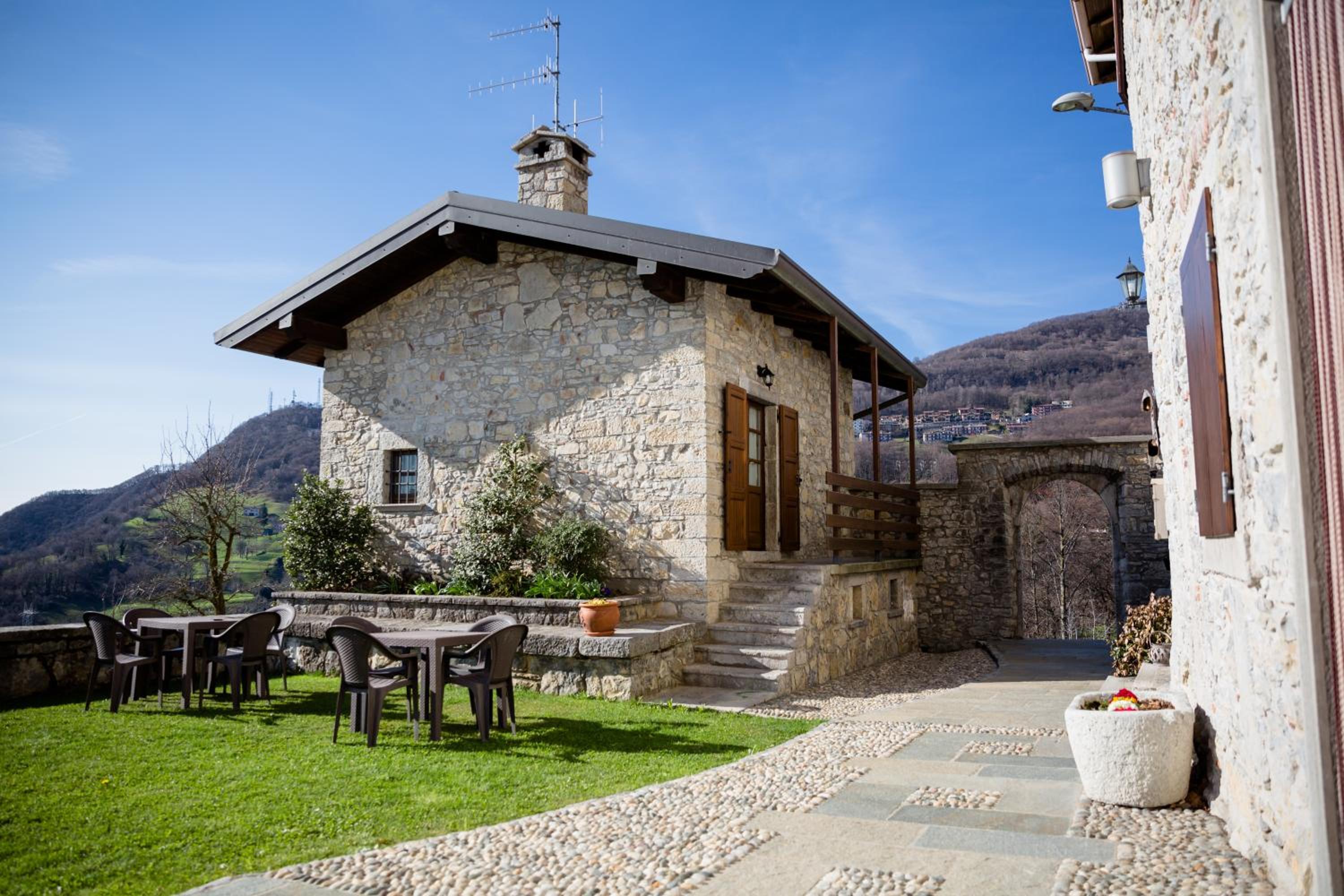 CA' BAETTI L'ANTICO BORGO en Roncola