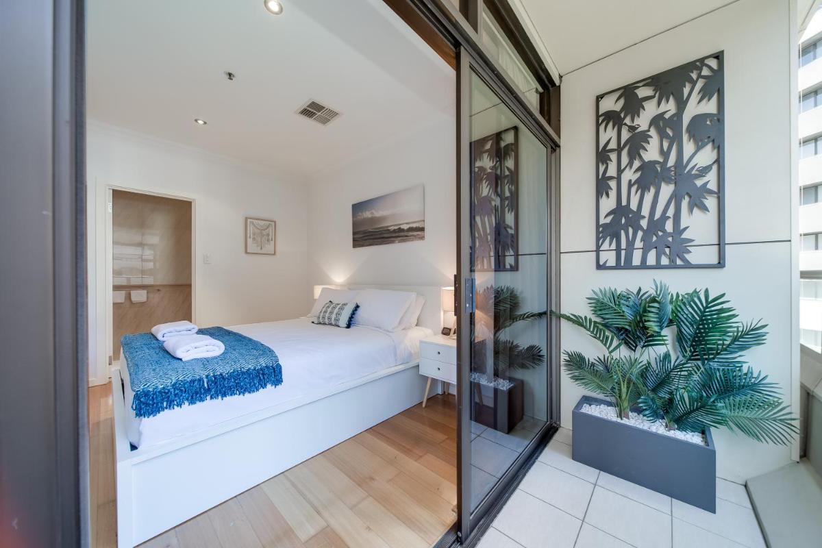 York Apartments on Grenfell view 3