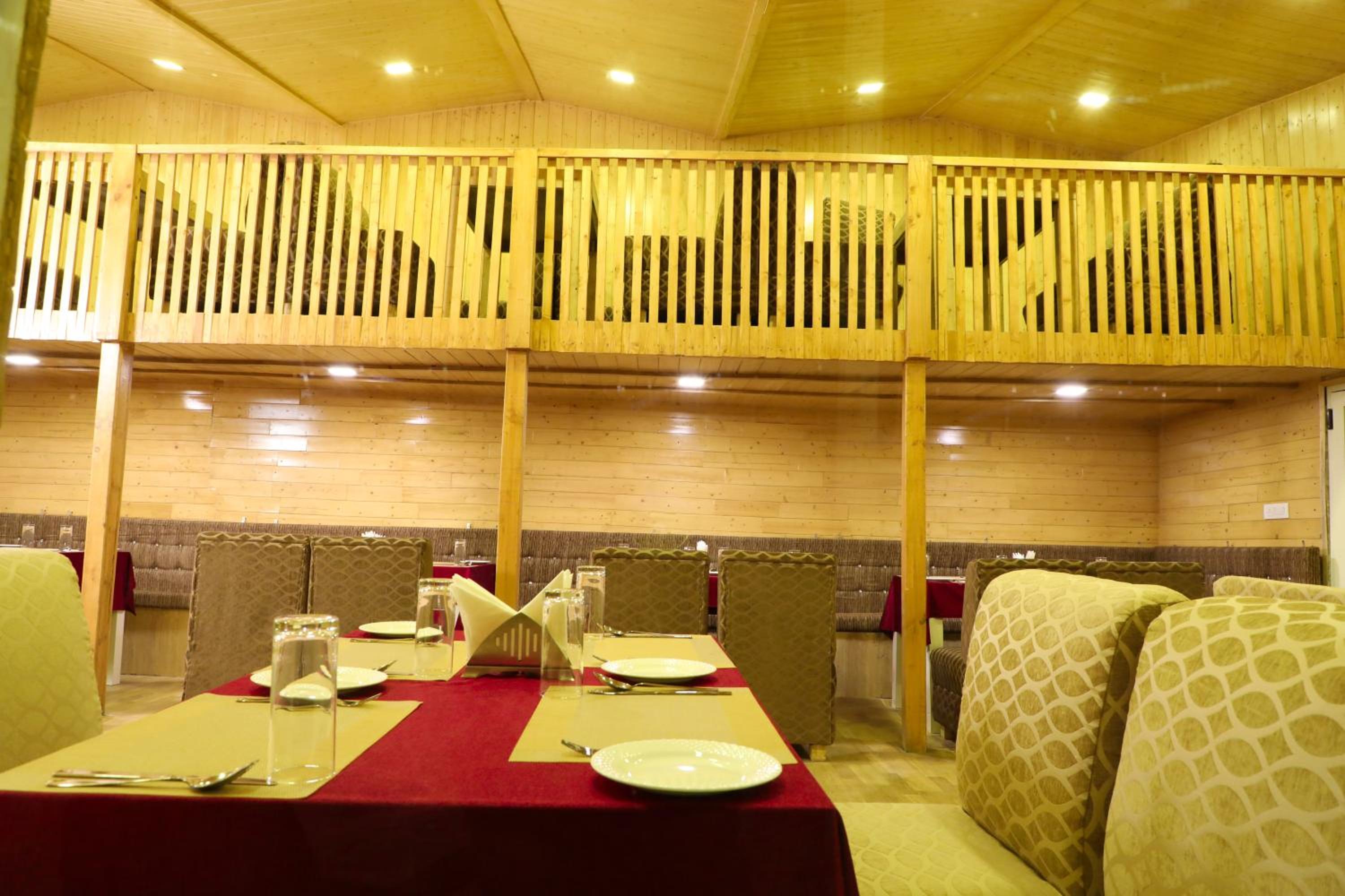 KVR Clarks Inn, Kufri