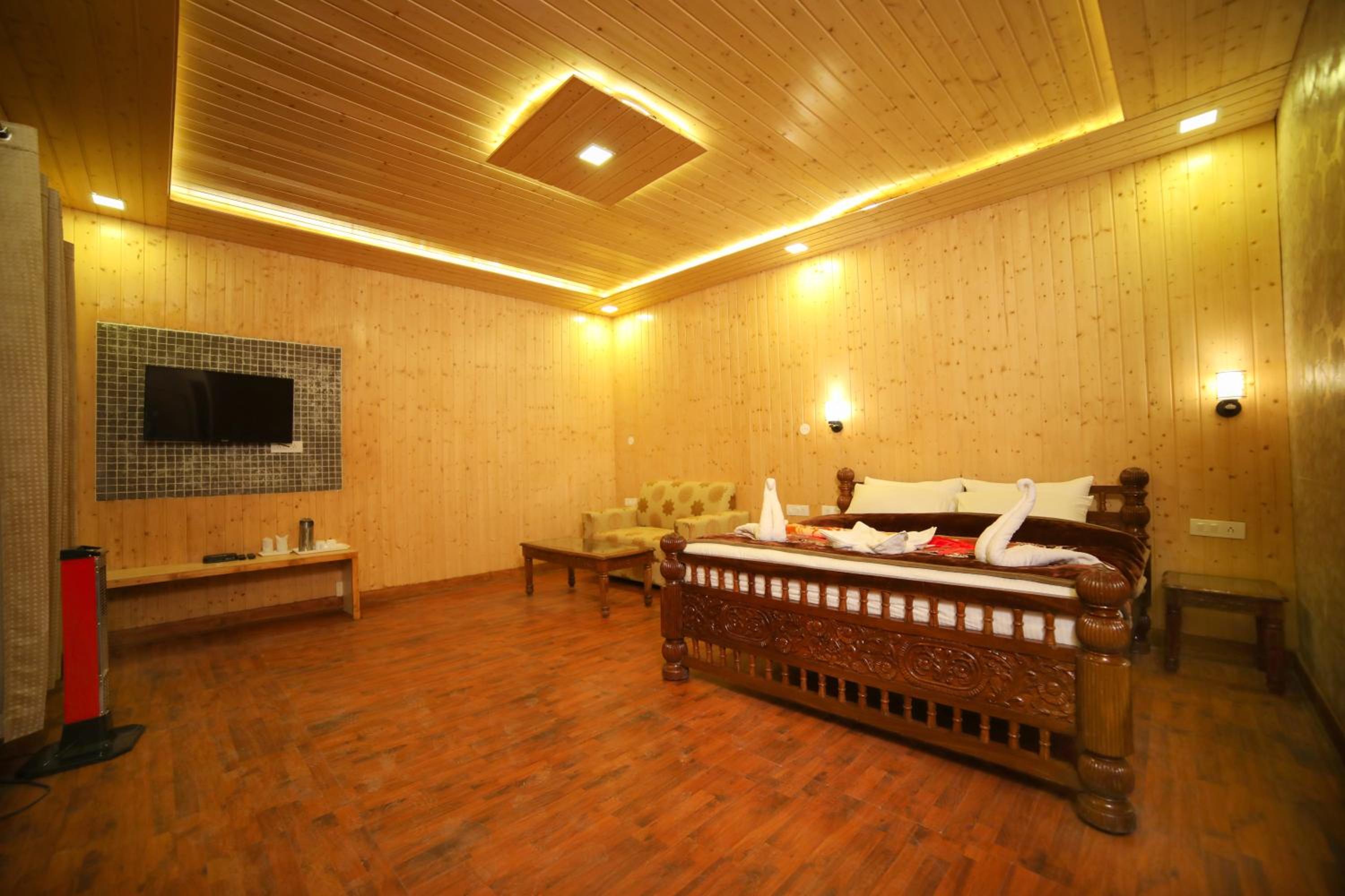 KVR Clarks Inn, Kufri